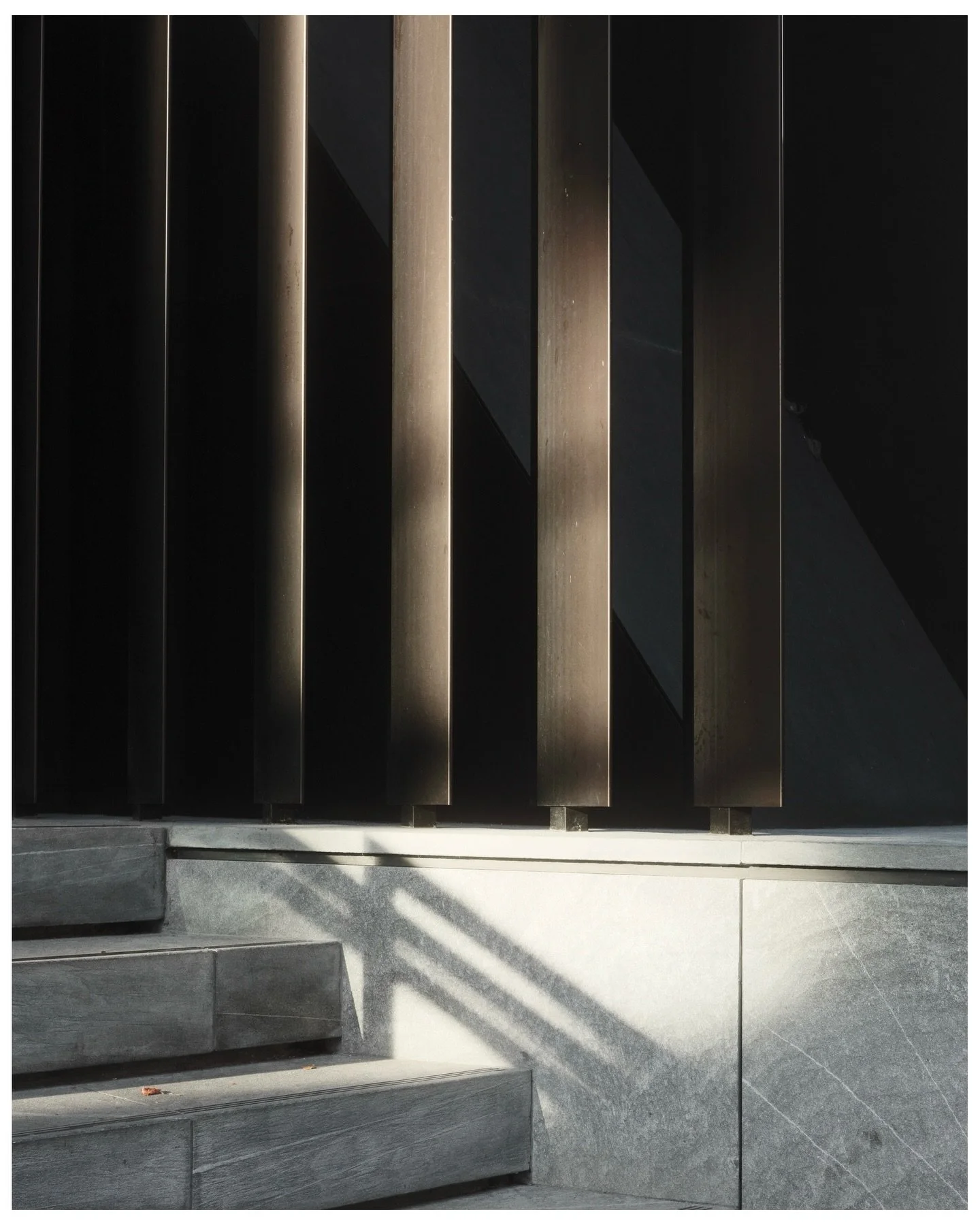 realised I had posted two sets of stairs, here&rsquo;s a complete third!

 Also this if one of my favourite songs ever 

Fujifilm X-T50 // XF 27mm F2.8
- 
#fujifilm #xt50 #fujifilmxt50 #sooc #xf27mmf28 #fuji #fujifeed #fujixseries #fujilove #fujifilm