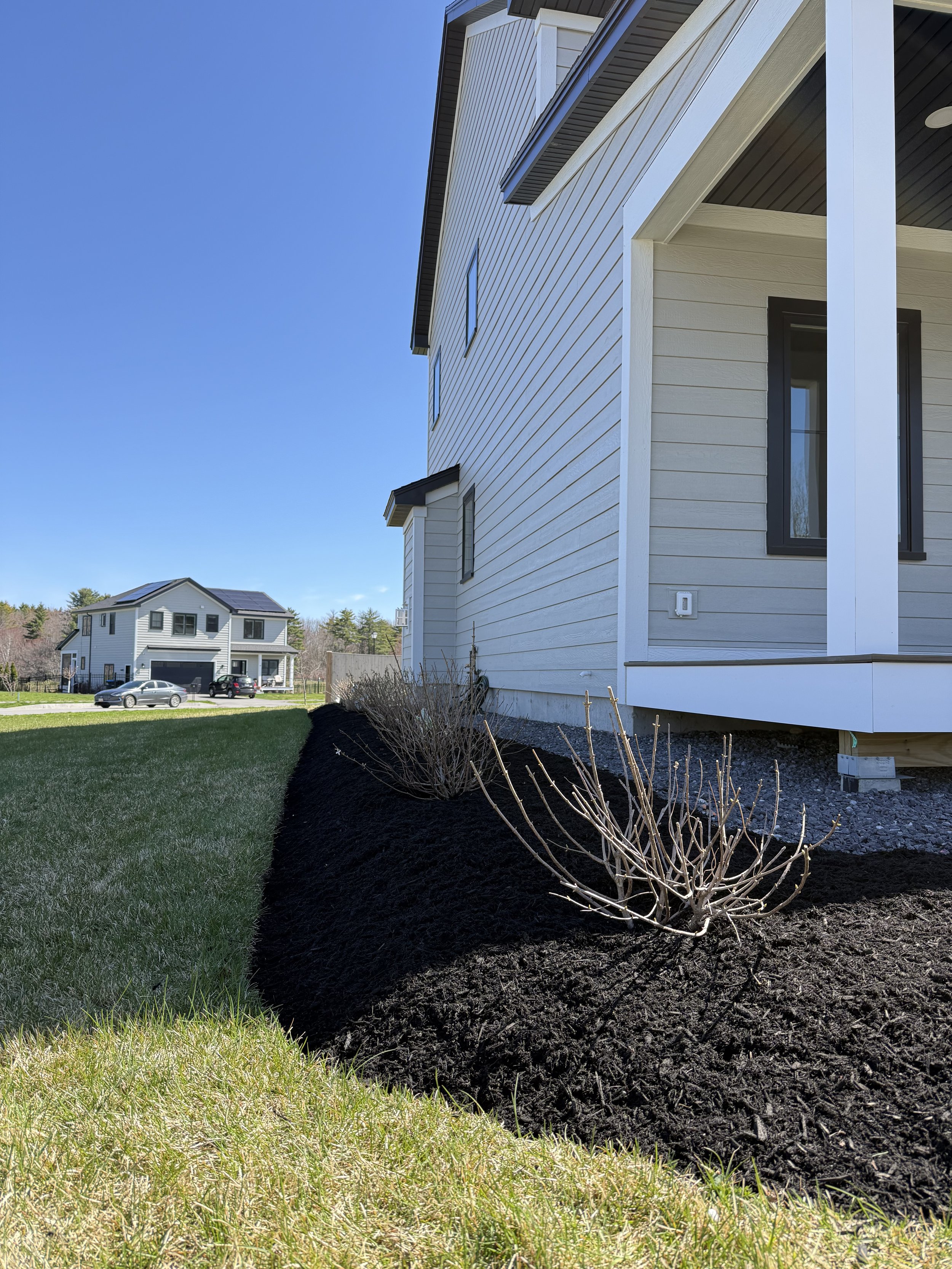 Clean edge + Fresh mulch