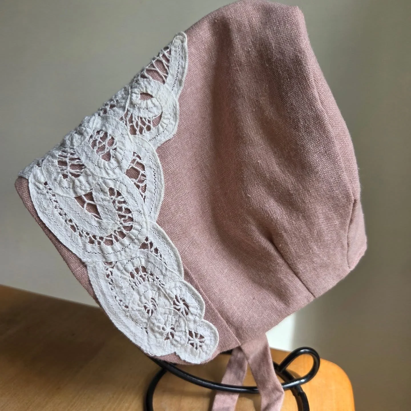 Summer hats!
1T-2T linen bonnets
www.garbsbyamy.com

#handsewing #babyclothes #linen