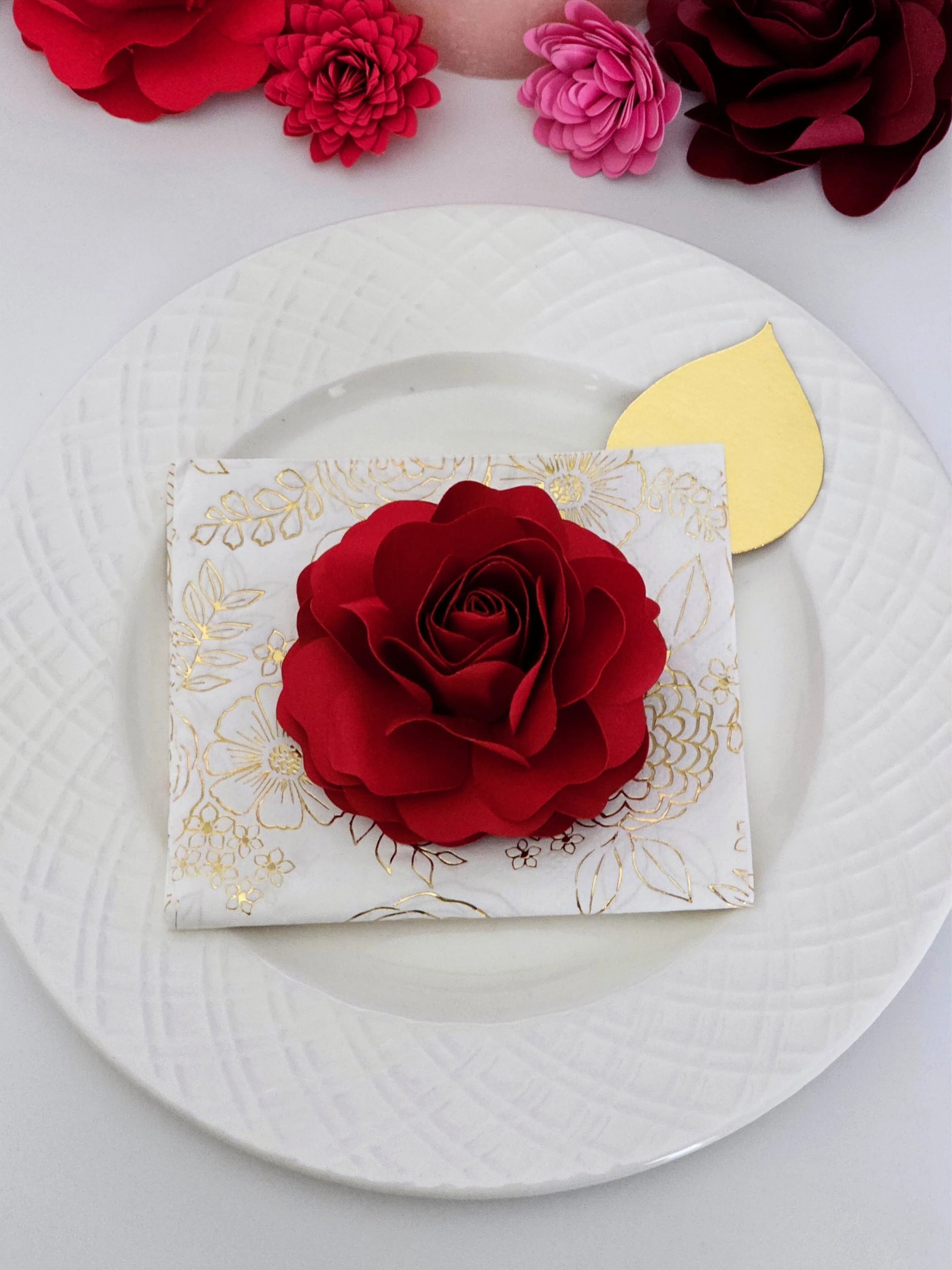 Red & Pink Handmade Paper Rose Set