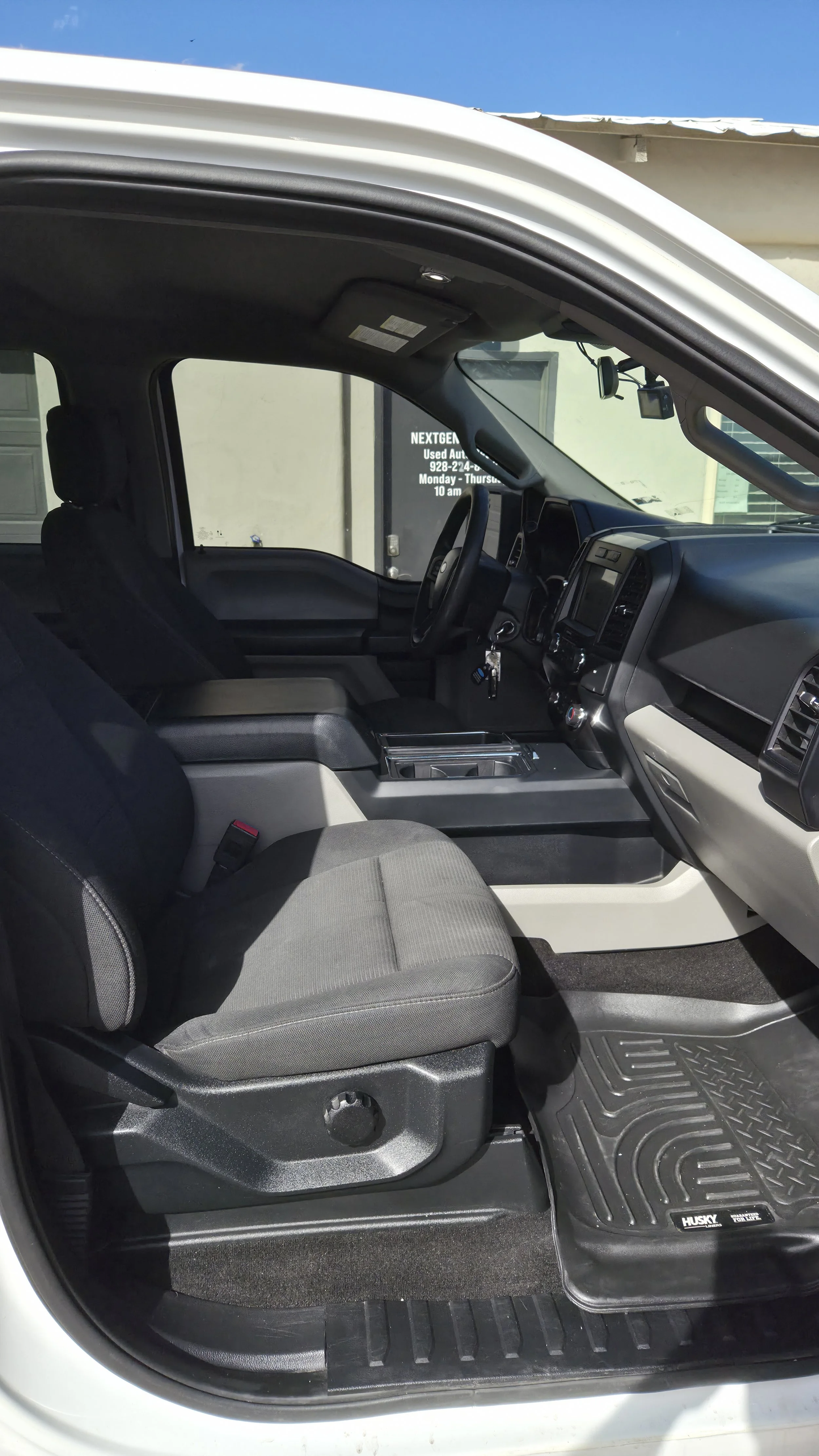 06-passenger-seat.jpg