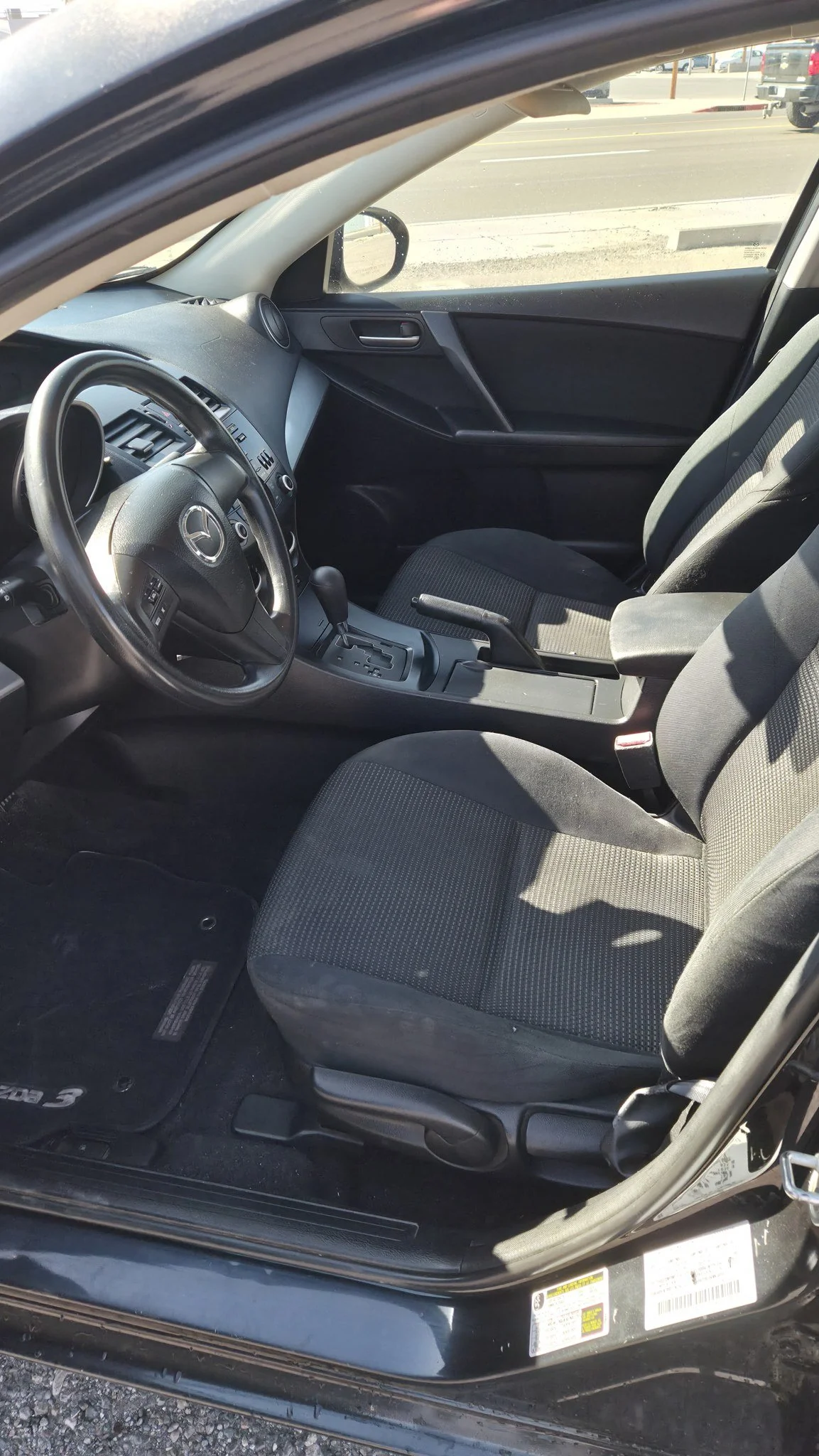 06_mazda3.jpg