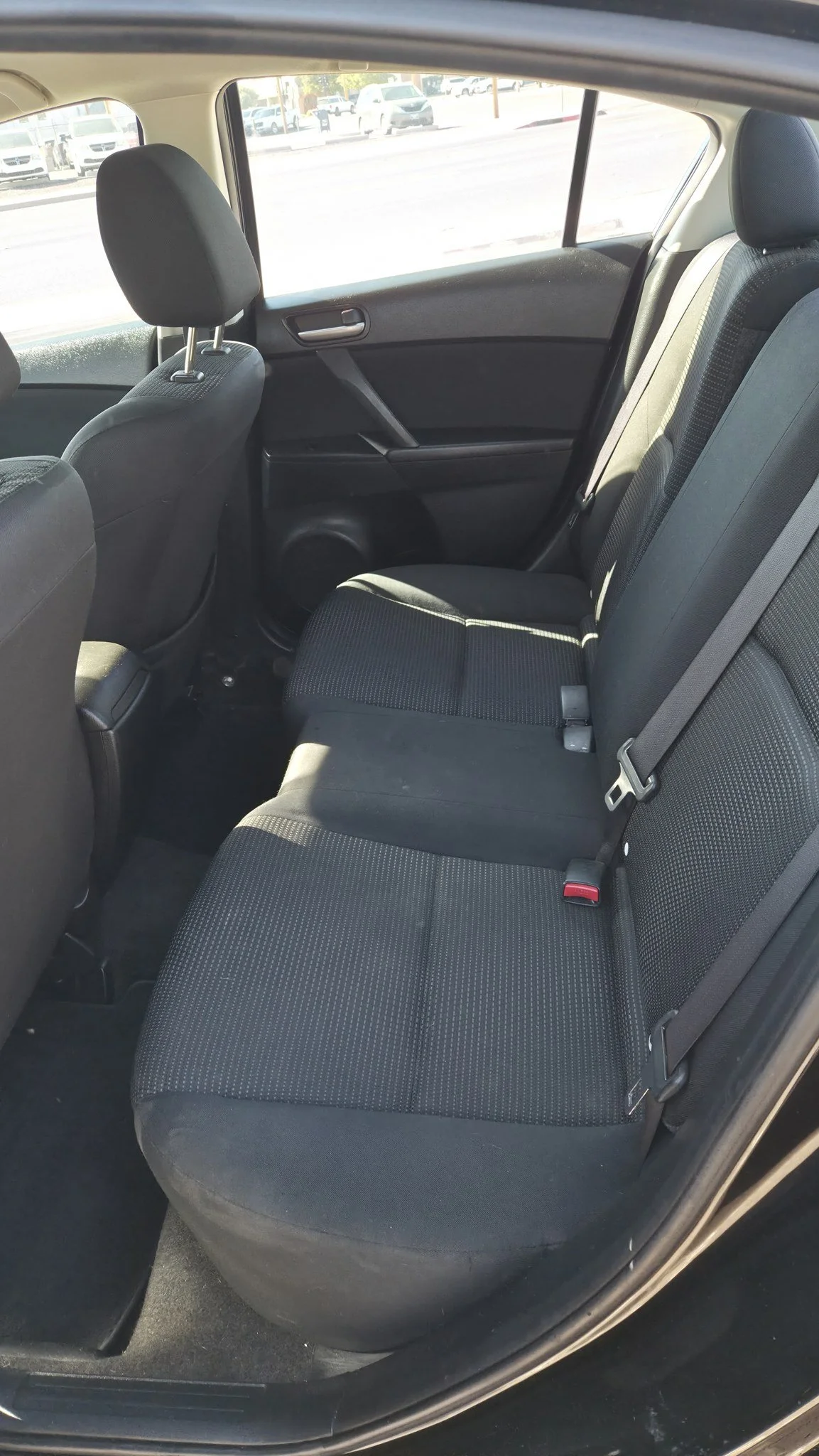 09_mazda3.jpg
