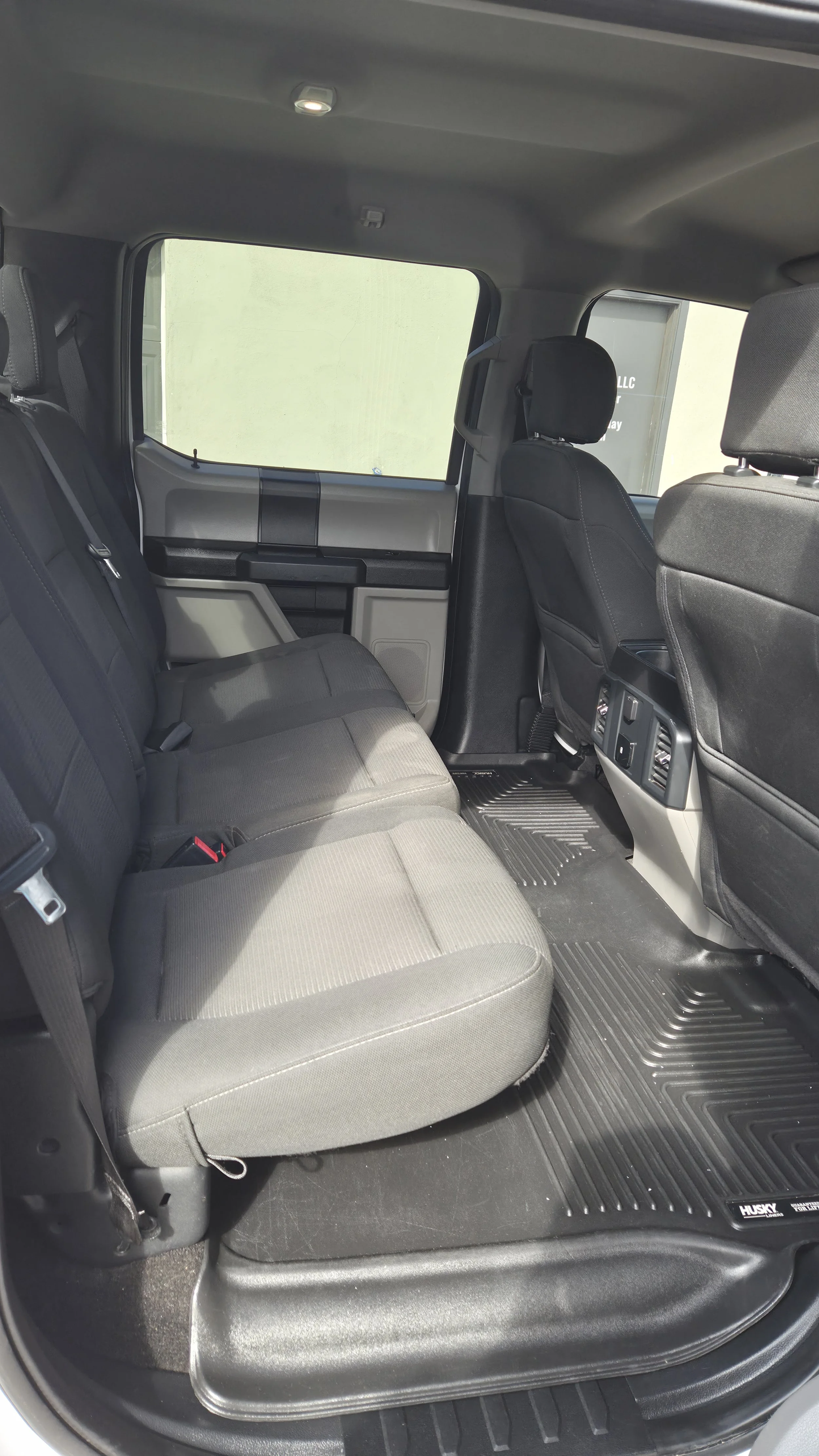 08-rear-seat-2.jpg