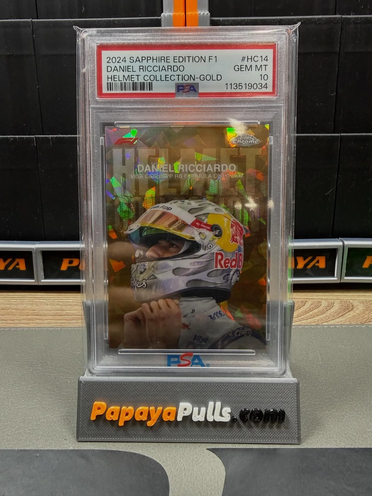 🚨 PapayaPulls.com SALE ALERT 🚨

The DR3 Gold Sapphire Helmet Collection is headed to its new home! 🏁✨

This PSA 10 Gem is an absolute banger addition to a Daniel Ricciardo PC.

Nothing better than matching heat with the right collector. Congrats t