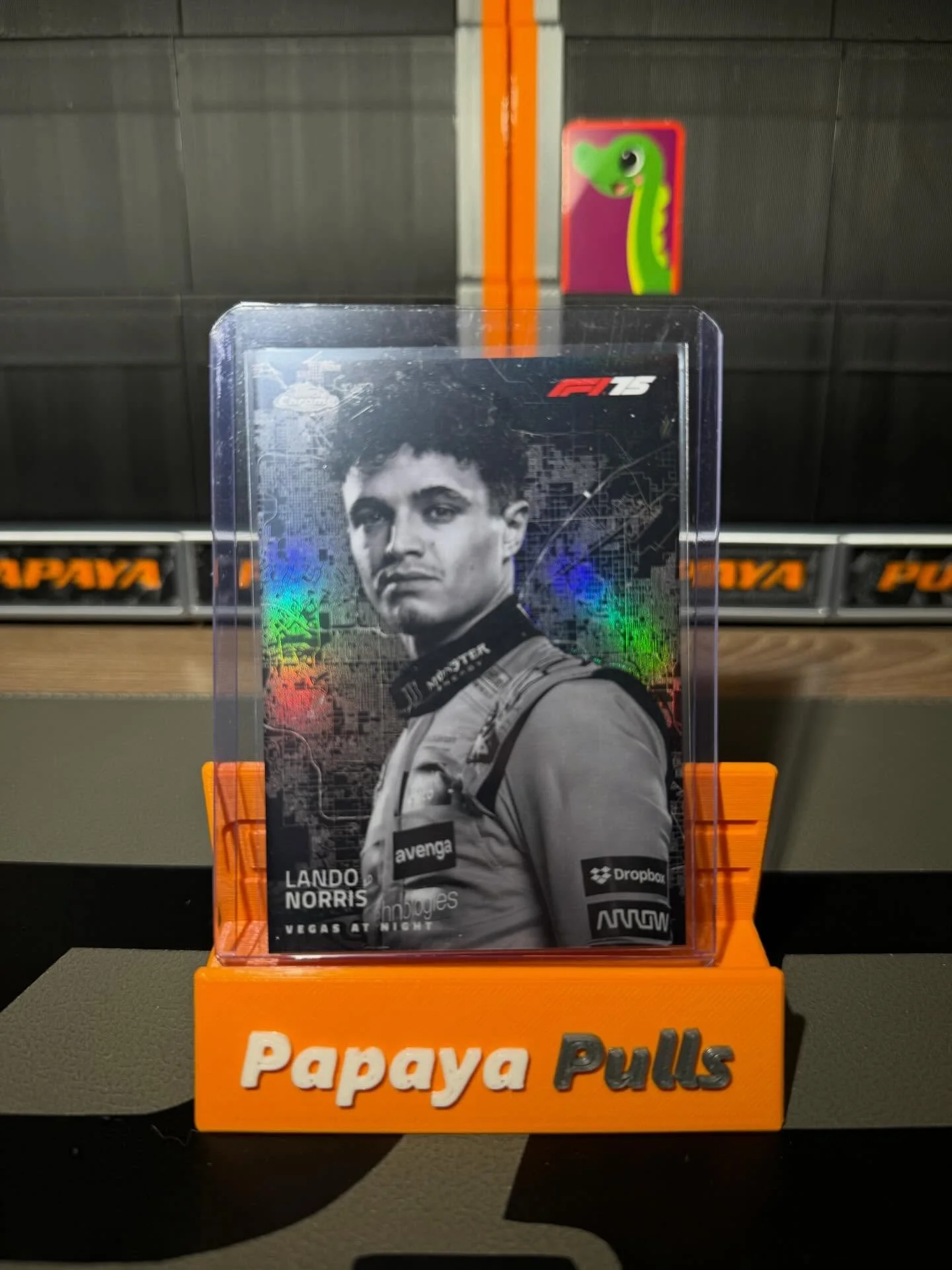 Niko&rsquo;s Dino mascot brought us some good juju. Getting this last few breaks shipped out and then we got cases of blasters to start. Stay tuned.
#papayapulls #heathitspapaya #f1toppschrome #casehits