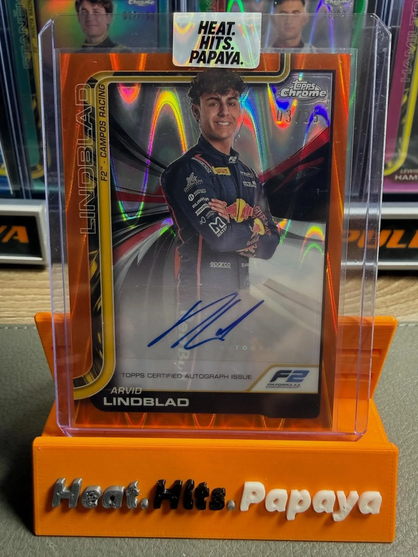 Blasters &amp; Hobby said &ldquo;don&rsquo;t sleep on us&rdquo; last night 😤🔥

Two colored helmets + an auto to prove it

Case is starting to cook now&hellip;

Tuesday night, we run it back

Heat. Hits. Papaya.

#PapayaPulls #F1Cards #SportsCards #