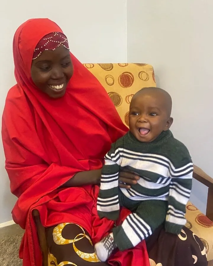 Graduation day for this baby boy! All smiles for an incredible and consistent gain over the last 7 months. Swipe to see a brief clip I found from the day he arrived at 4 months old and 2.8kg (6.1lbs) (under birthweight)!
