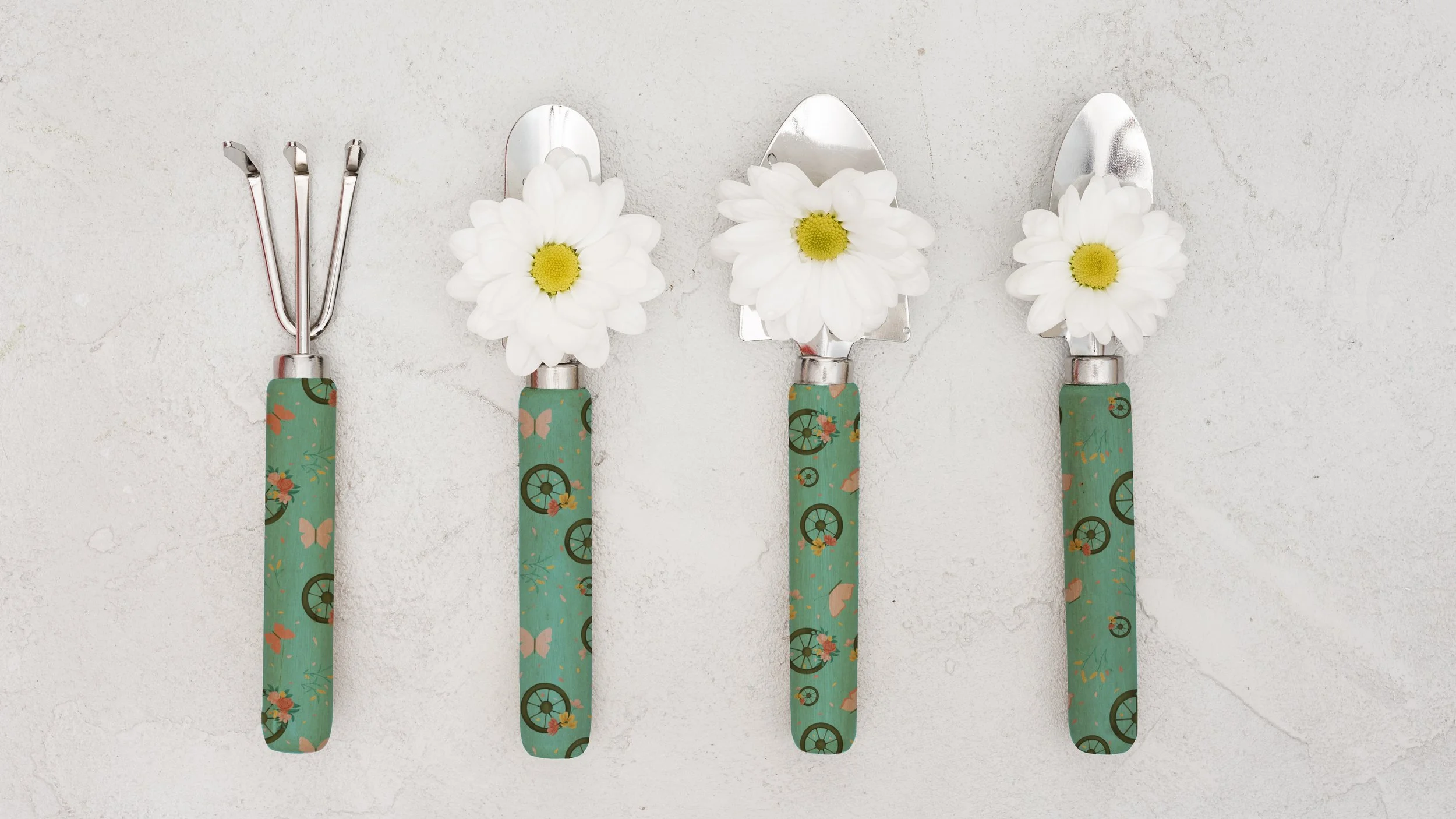 minimalist-gardening-tools-daisy-flowers.jpg