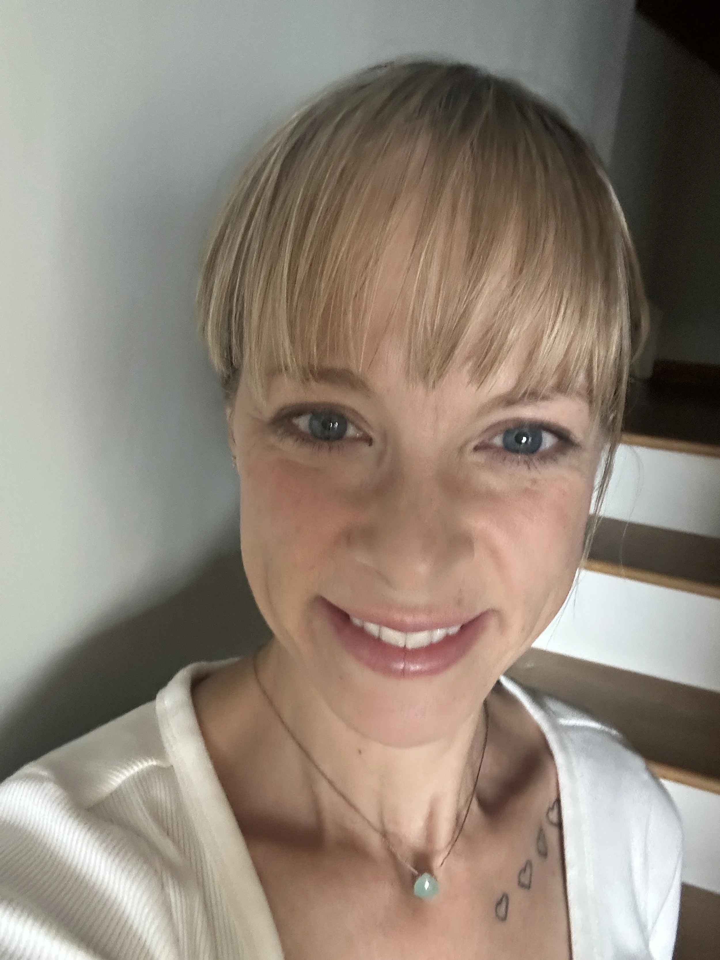 Shelly Stumpf,  VK Assistant Director Asisente 