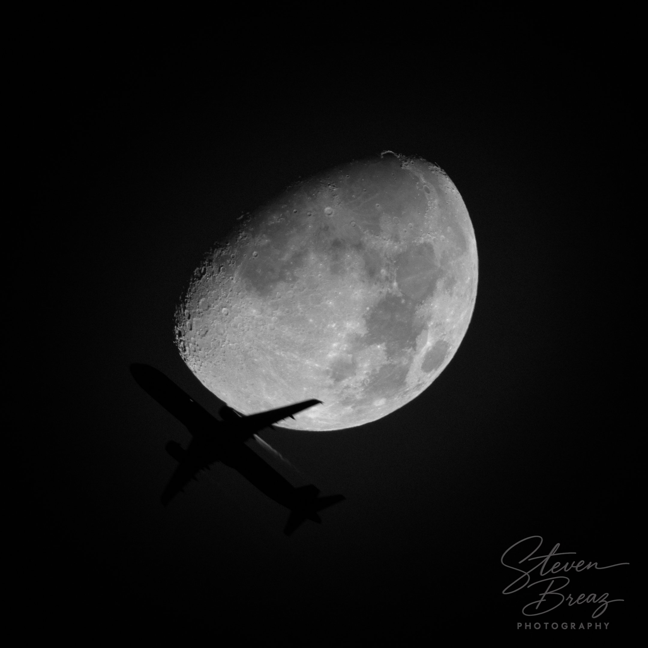 2025-12-29-moon_plane_ARV6805-Edit.jpg