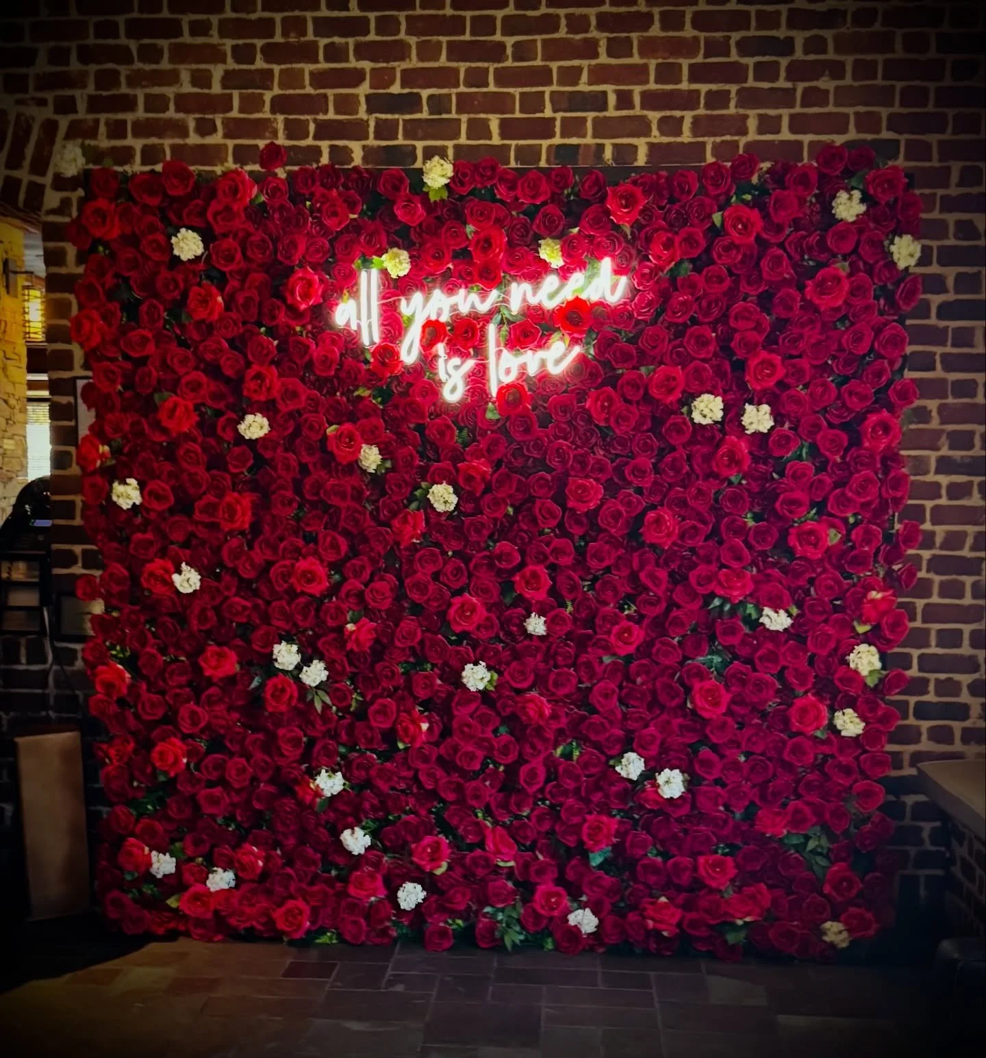 Create a moment your guests will remember 🌹

Valentina - our luxury red rose flower wall brings a romantic, elevated touch for Valentine&rsquo;s Day. Perfect for restaurants, proposals and special events.
✨ All you need is love ✨
📍 North Metro Atla
