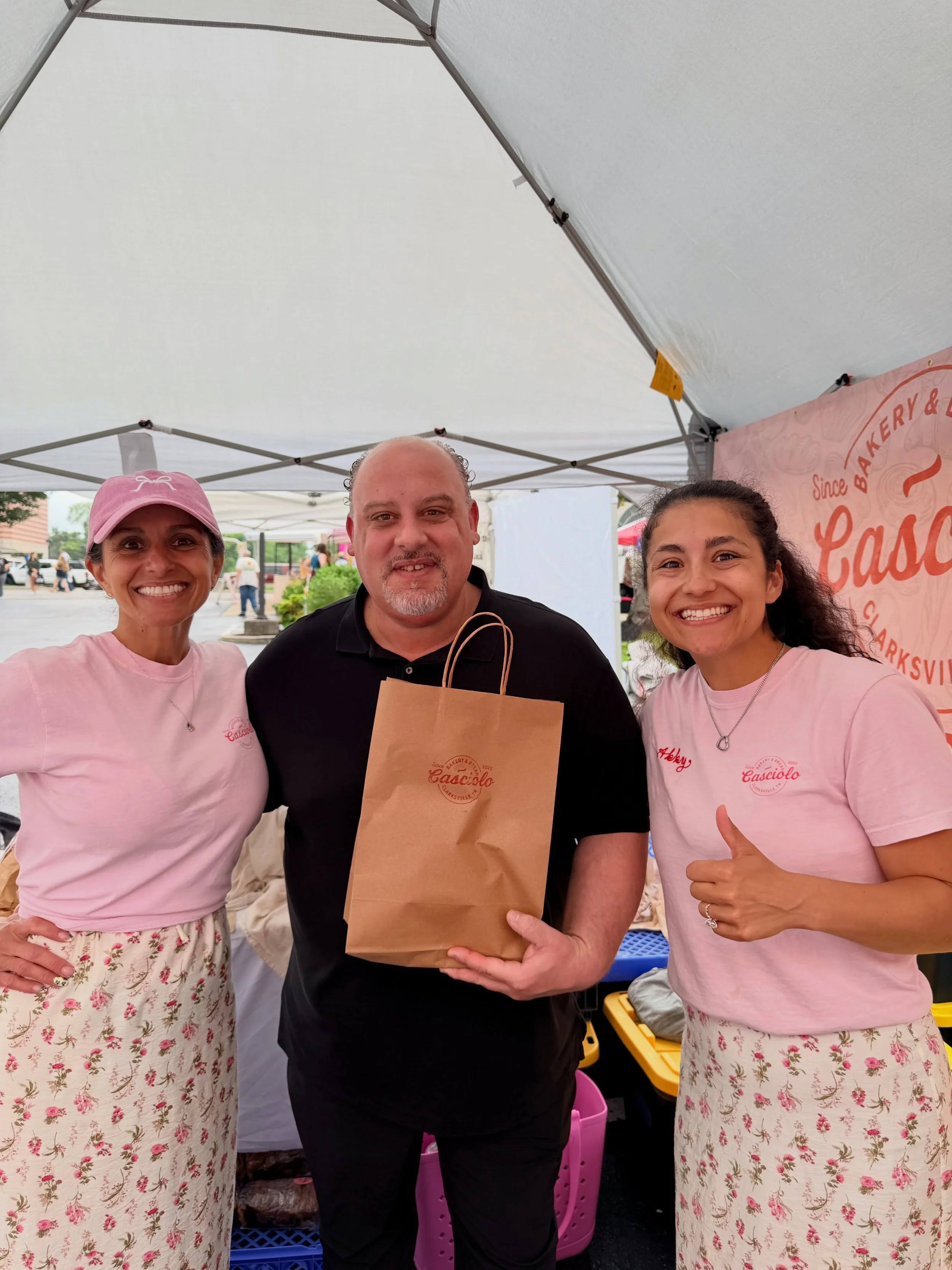 Community over competition, always 🤍🇮🇹
So thankful for the support from fellow local Italian business @nicolettas_catering . It means so much seeing Clarksville&rsquo;s small businesses show up for each other.
Go show them some love 🍝🥐

And of c