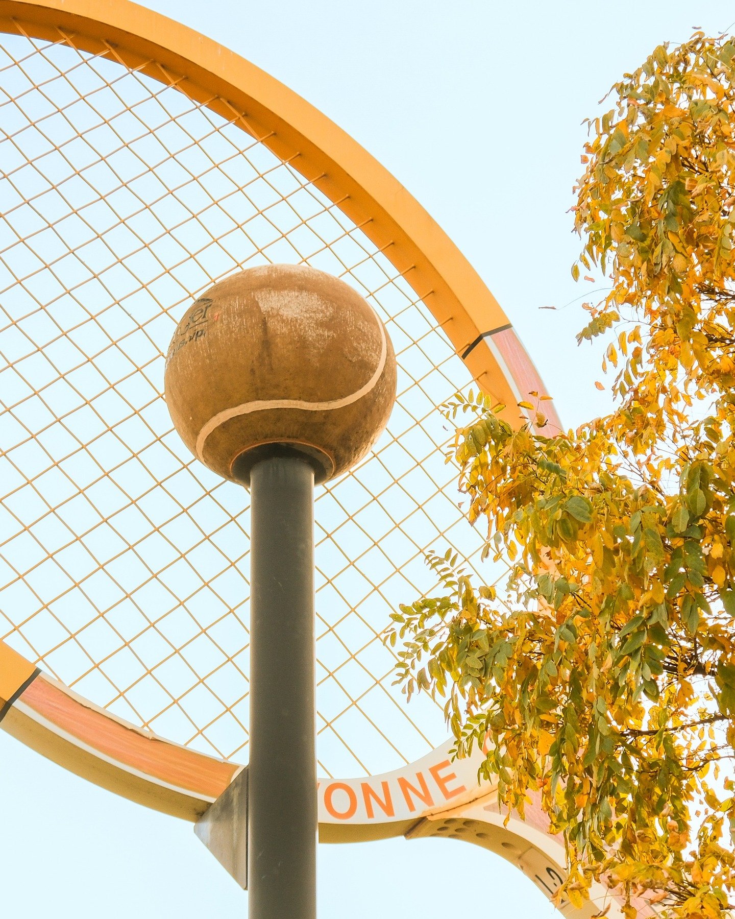 📍 Barellan: where a champion's story began. 

ABC mini-series, Goolagong, premiered last night, telling the true story of tennis icon, Evonne Goolagong-Cawley MBE AO (and it all starts right here in Barellan ✨)

In the heart of town stands the Big T
