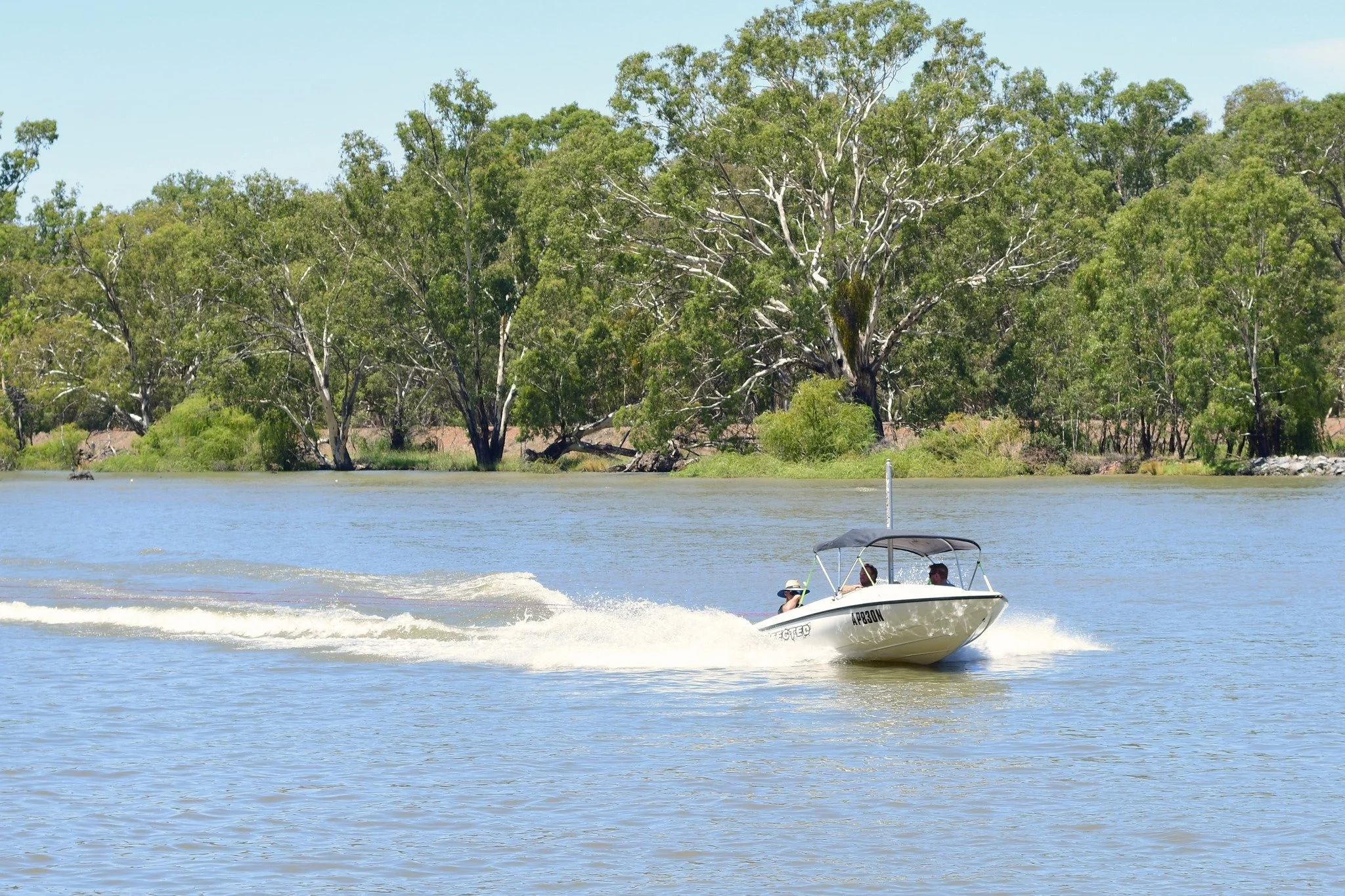 Riverina heatwave incoming ☀️💦 so this Australia Day long weekend, hit the water and keep cool. 

✨ If you do one thing, make it this: stand-up paddleboarding with experienced instructors at Rocky Waterholes from 2.30pm to 4.00pm on Australia Day. 

