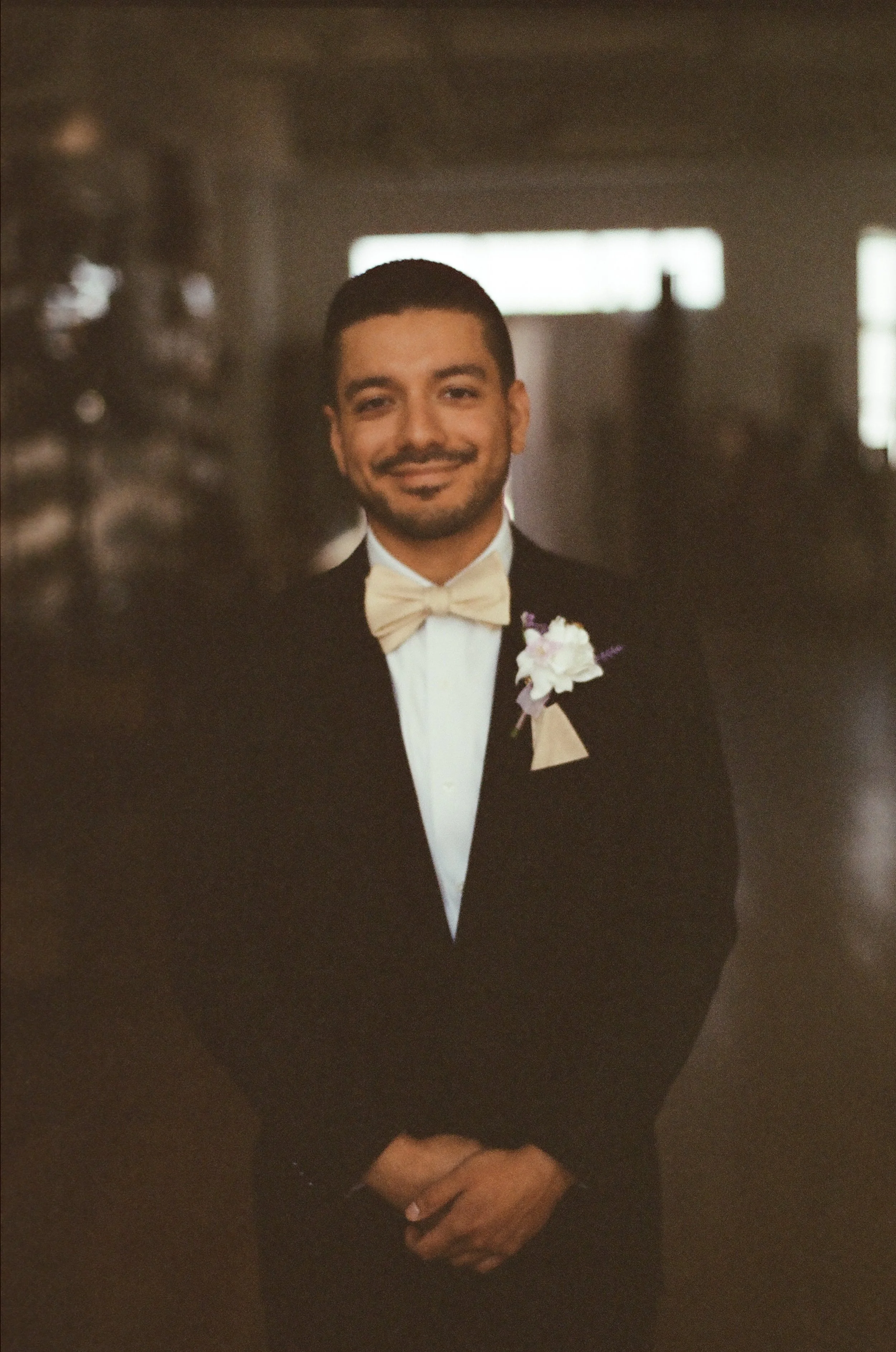 Theodora & Alejandro's Wedding - Shot with CineStill 200D - indoors and outdoors, ambient lighting only

Lo-fi colour cast with red halation