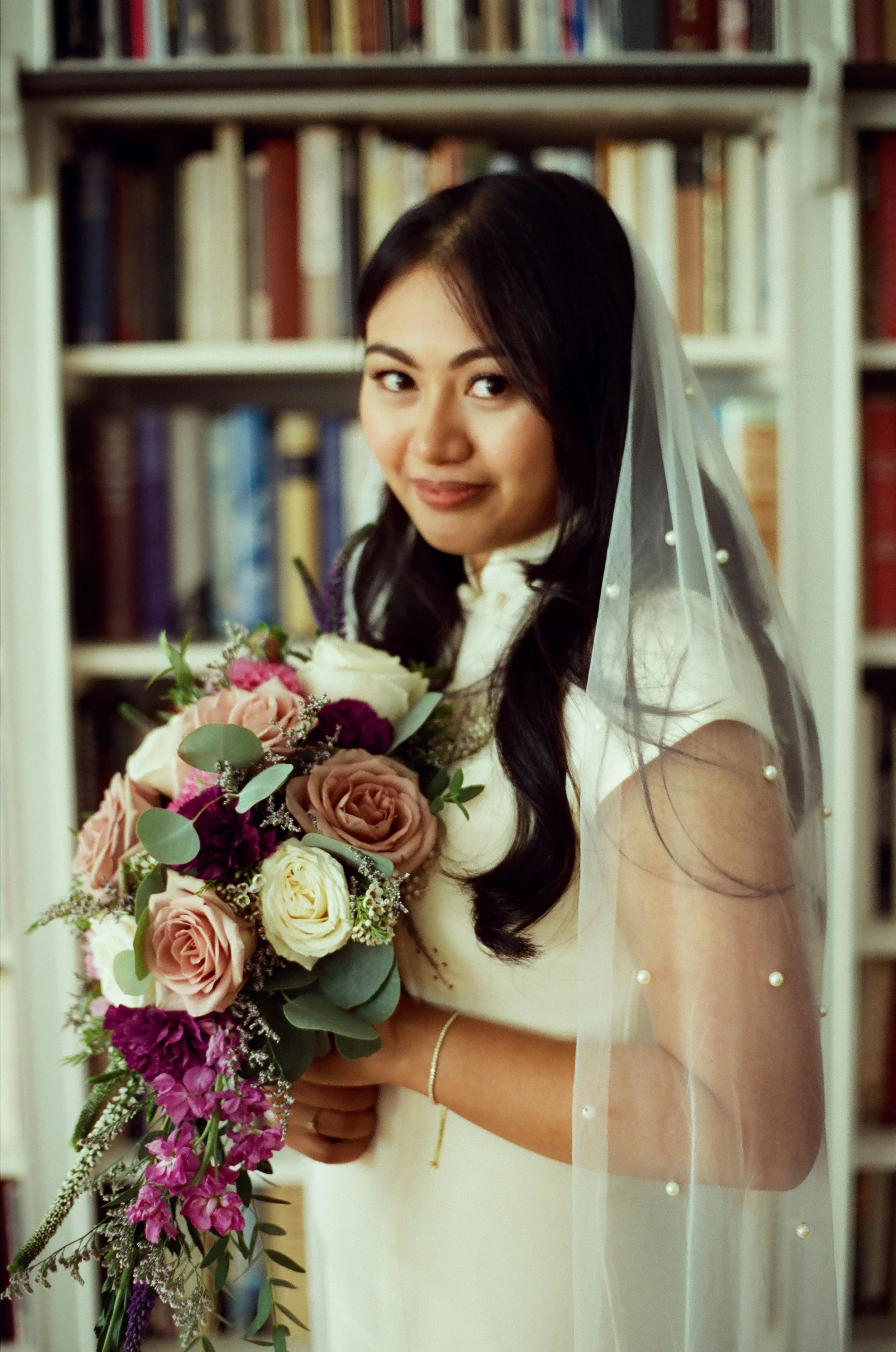 Theodora & Alejandro's Wedding - Shot with CineStill 200D - indoors and outdoors, ambient lighting only

Lo-fi colour cast with red halation