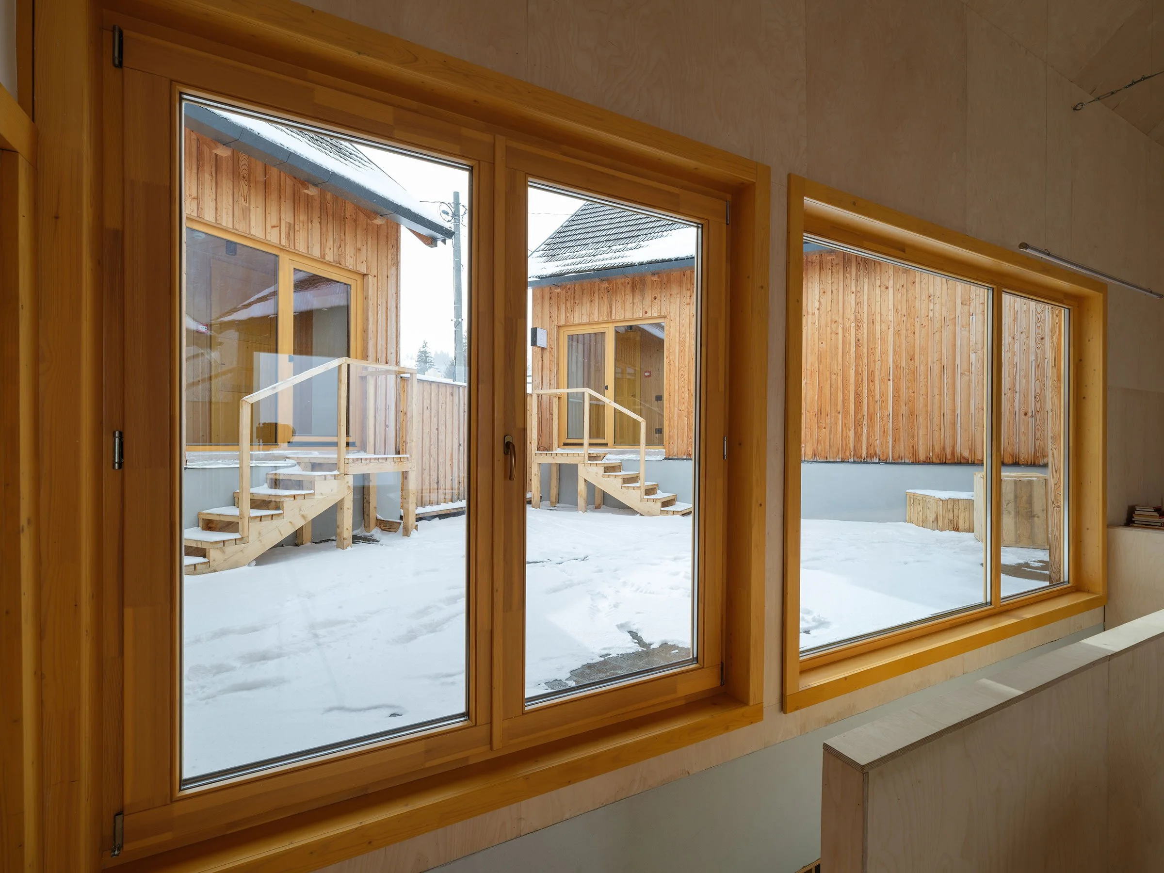1001_Craftr_Design-Interior_IKI-curte-interioara.jpg