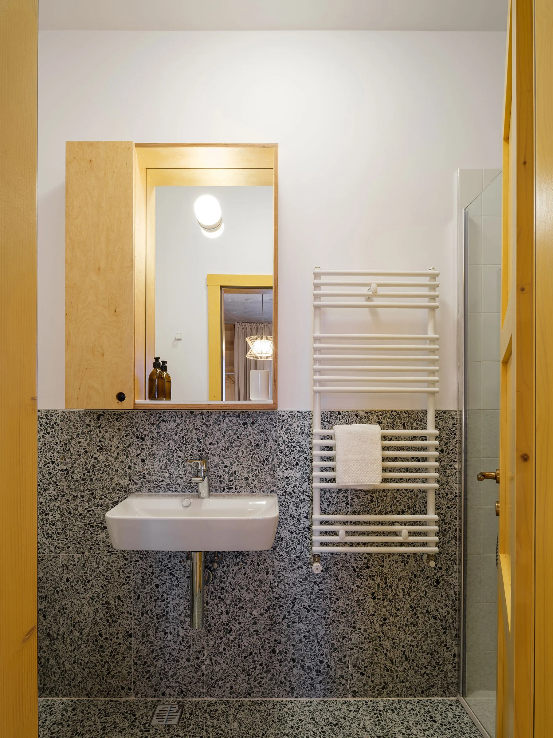 0804_Craftr_Design-Interior_IKI-camera-podest-2.jpg