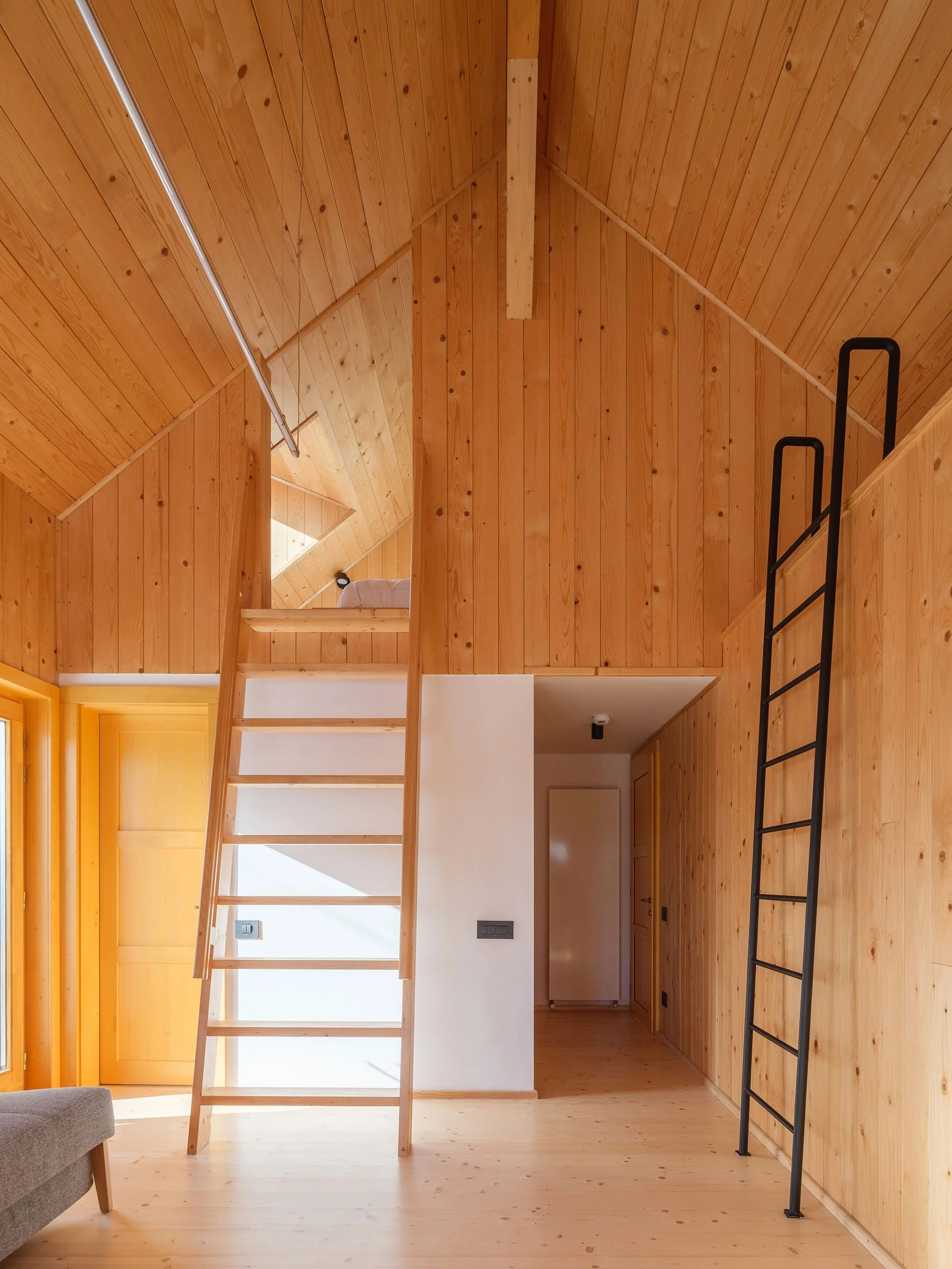 0403_Craftr_Design-Interior_IKI-camera-duplex-1.jpg