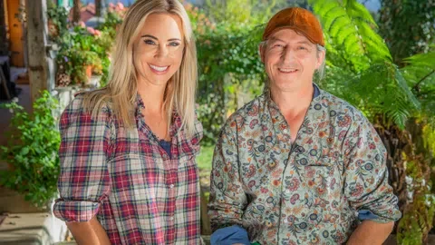 Hinter den Hecken mit Nicole Berchtold als Moderatorin