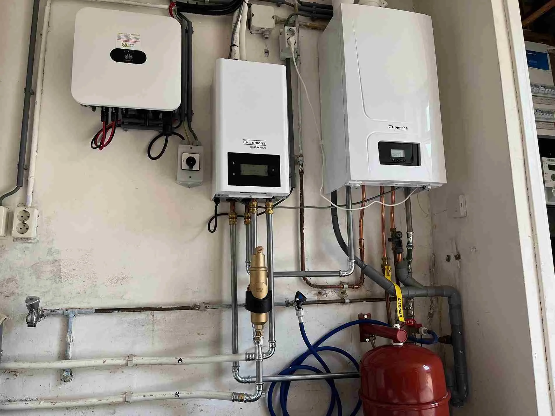 Hybride warmtepomp met CV ketel Elga Ace_11zon.jpg