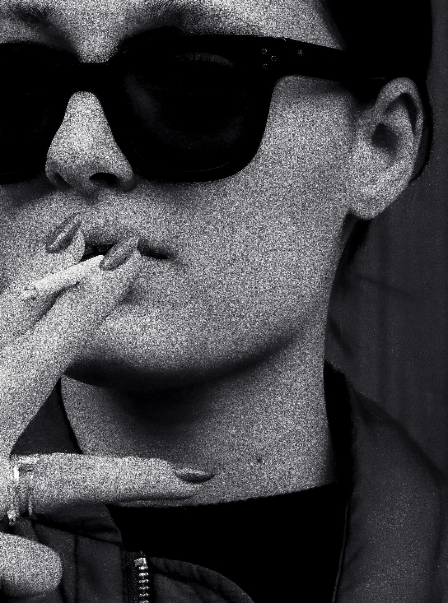 Model: @laurinestb 
#streetphotography_bw 
#streetphotographyinternational 
#streetphotos 
#streetshot 
#streetmobs