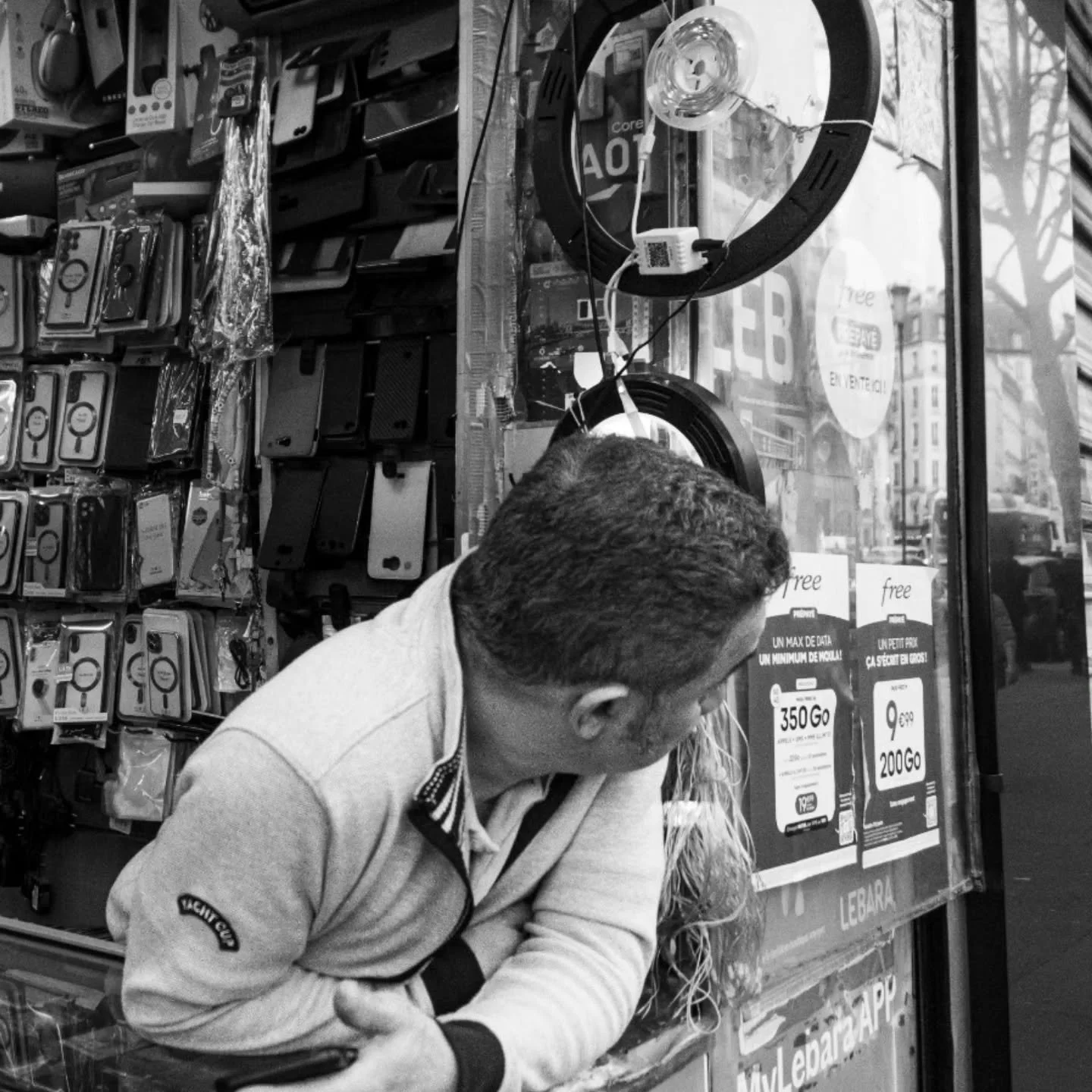 Capteuring the moments!

#streetphotography
#streetportrait
#streetportraiture
#streetphotographer
#streetphotographers
streetphotographyworld
streetphoto
streetphotographyinternational
streetphotographyparis
parisstreetphotography
urbanphotography
u