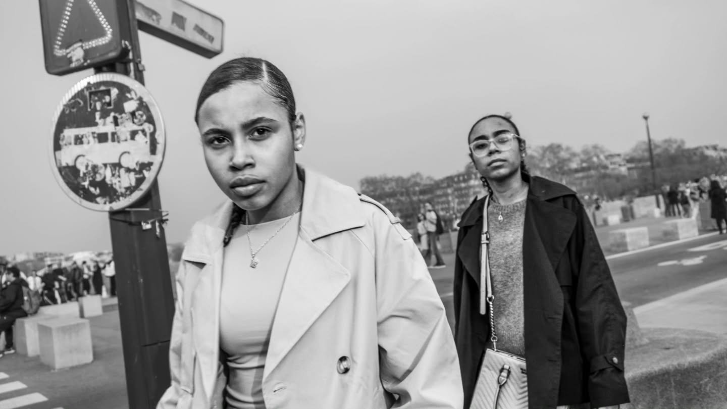These days, my favorite hobby is biking through the streets of Paris and capturing the moments that move me.
Faces, light, silence, and small stories hidden in everyday life.

#streetphotography
#streetportrait
#streetportraiture
#streetphotographer
