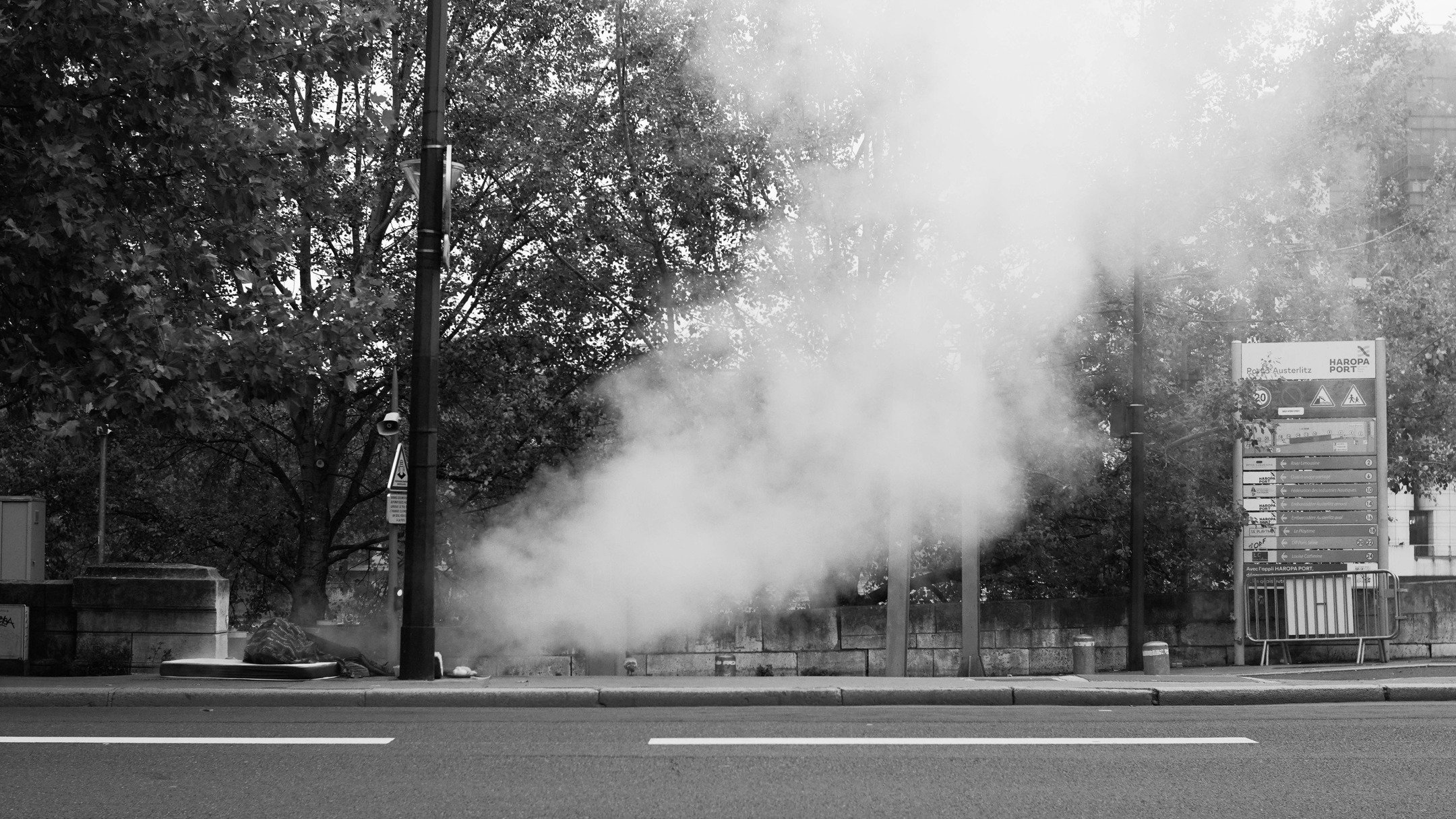 In a very daily morning in Paris! 

#par&iacute;s #homeless