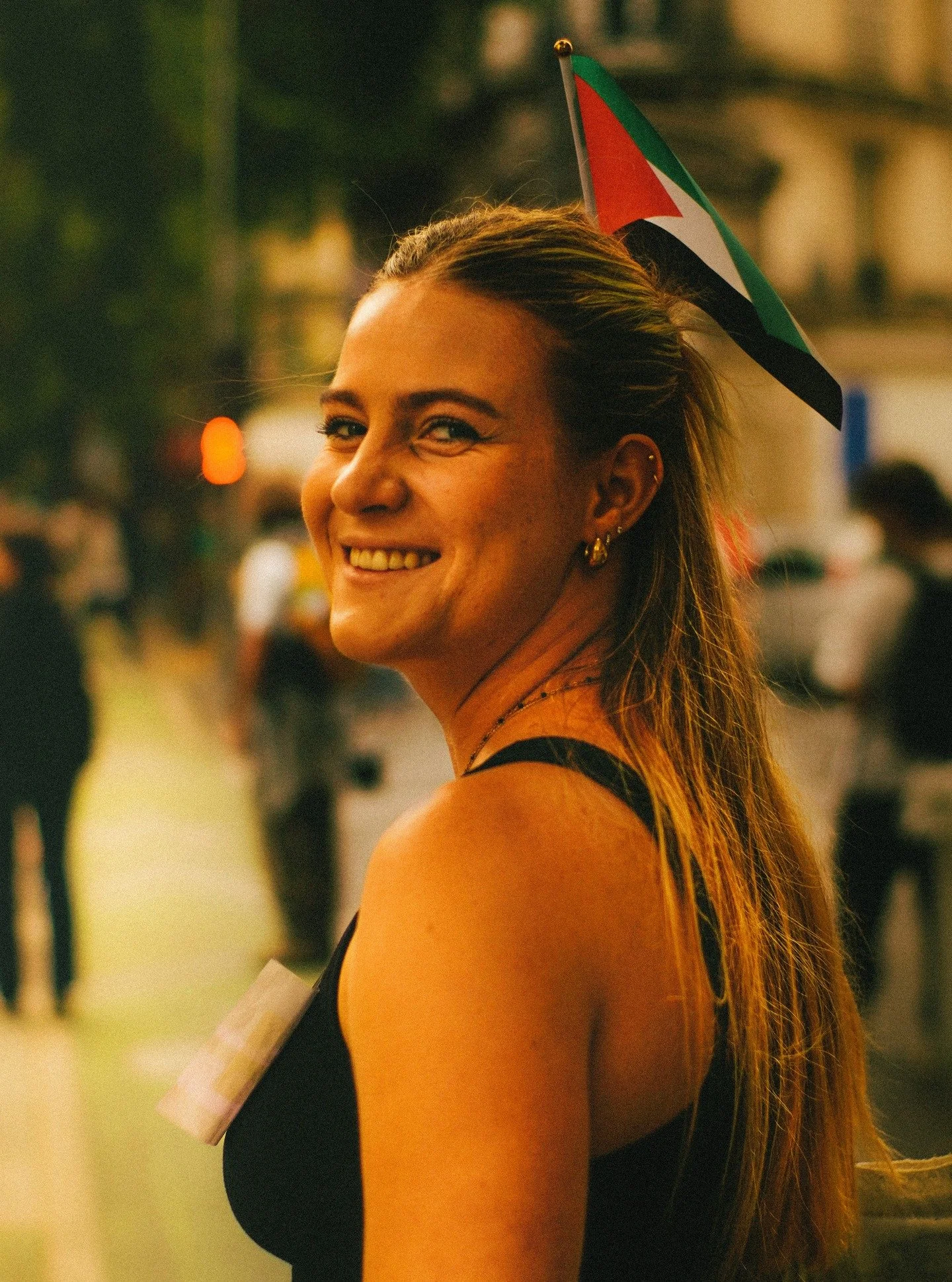 Paris, September 10, 2025
Today, the streets of Paris echoed with chants for freedom and justice.
People from different backgrounds came together, raising their voices and their flags, standing in solidarity with Palestine.
Moments of anger, hope, an