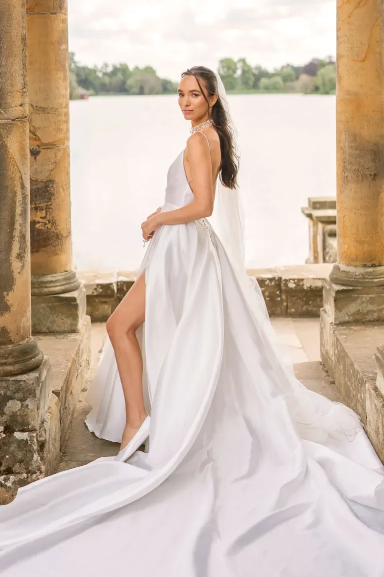 4Hever-Castle-Wedding-Photography-Georgina-PIper-Wedding-Photographer-15.jpg.webp