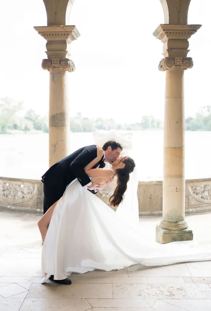 2Hever-Castle-Wedding-Photography-Georgina-PIper-Wedding-Photographer-8.jpg.webp