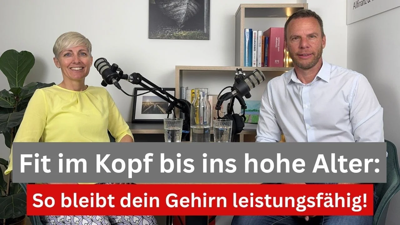 Gehirntrainerin Petra Oggenfuss mit einer Gruppe für einen Gedächtnisworkshop