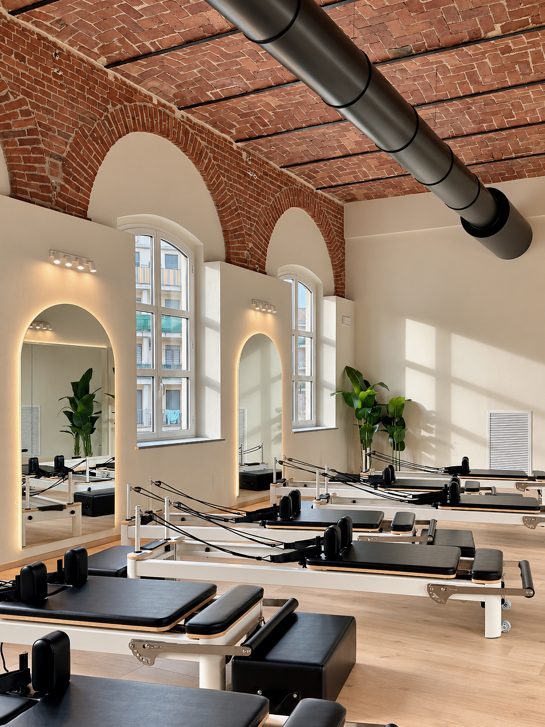 Studio+Pilates+Industriale+e+Luminoso.png