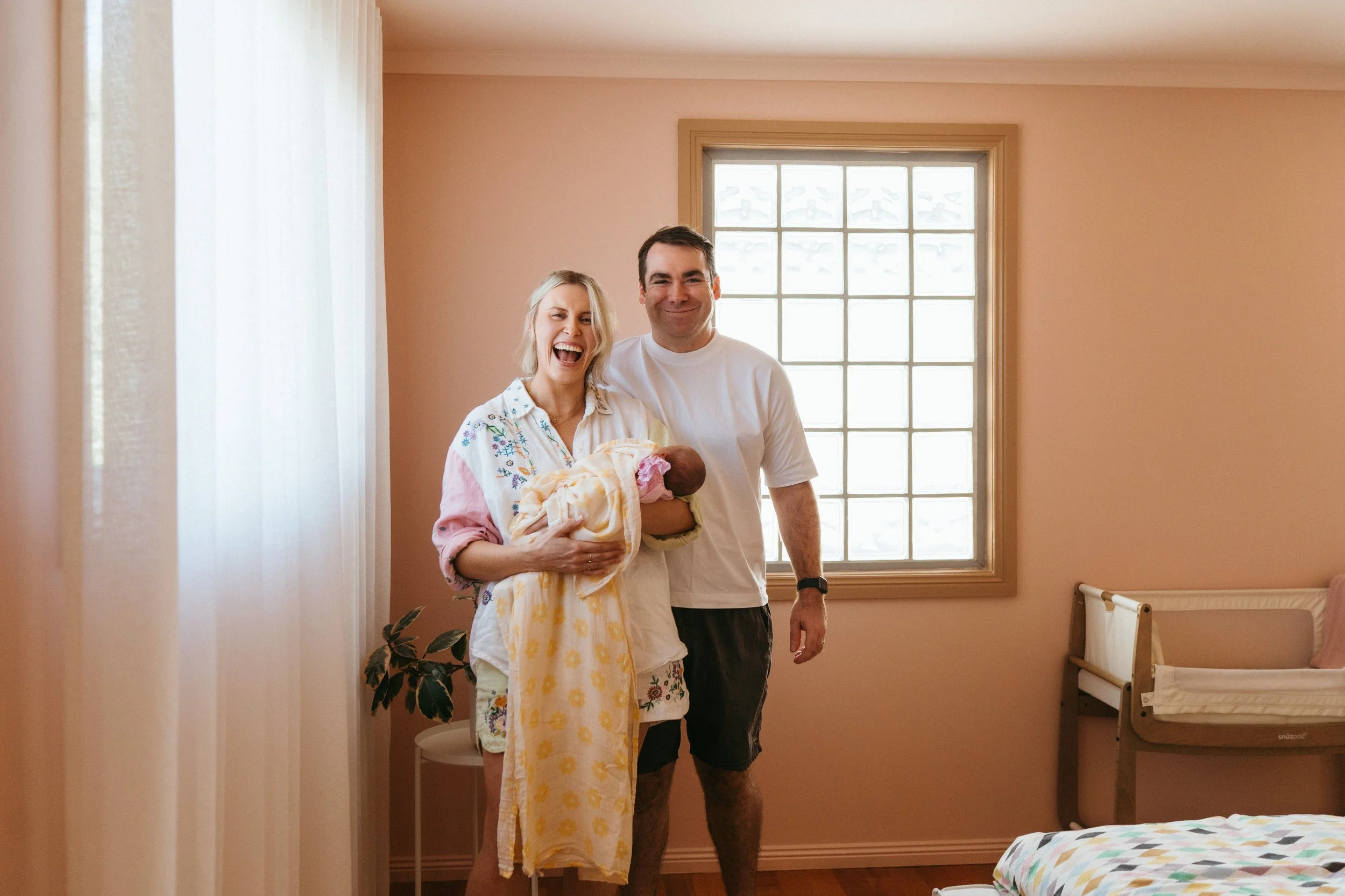 Melbourne based newborn home photography relaxed Bec Baxter