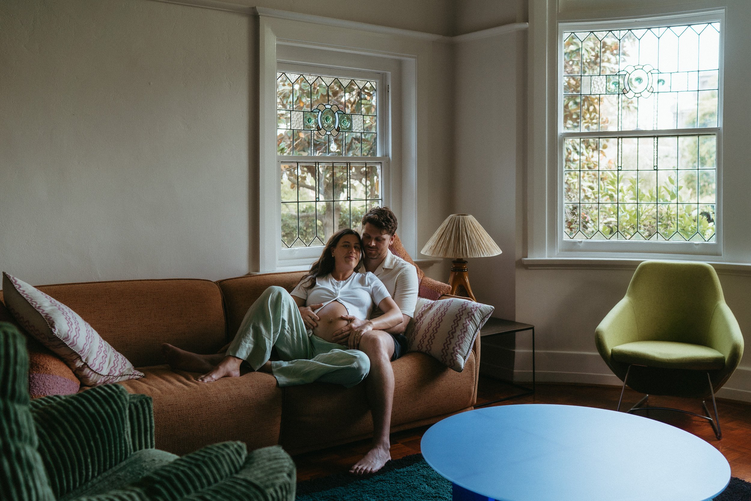 Melbourne maternity photography at home by Bec Baxter