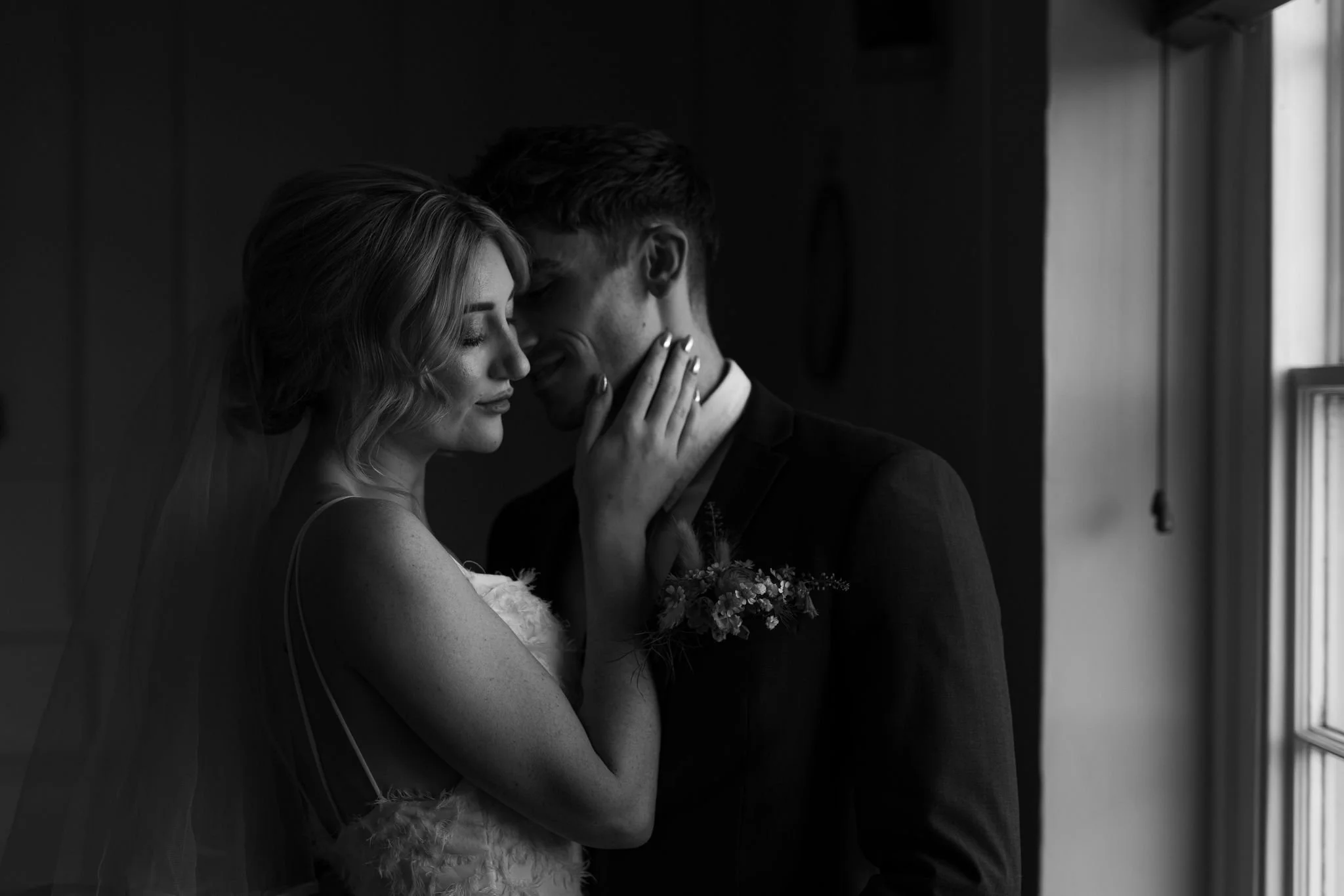 Bridal makeup, soft glam bridal makeup, bridal makeup uk, bridal makeup natural, natural bridal makeup, luxury bridal makeup, makeup artist for brides, makeup artist, bridal makeup artist, bridal makeup artist in the UK, bridal makeup artist UK, brid