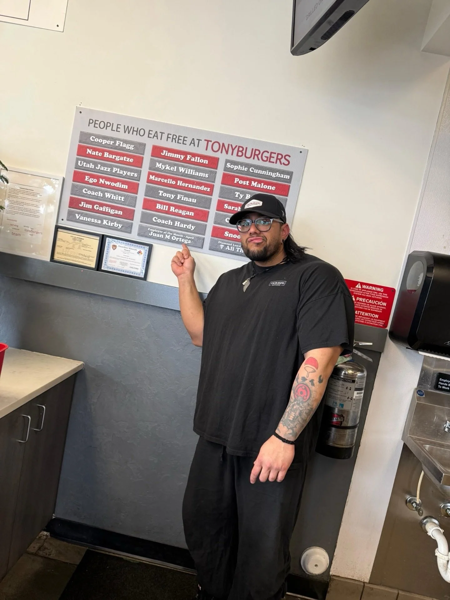 Hey Tonyburgers Fam! We wanted to shout out to our April Employee of the month, Juan Ortega!

A little about Juan:
&ldquo;I have an 8 year old daughter named Isabella, who I miss and love with all my heart 💕
I&rsquo;m also a gym enthusiast, everyone
