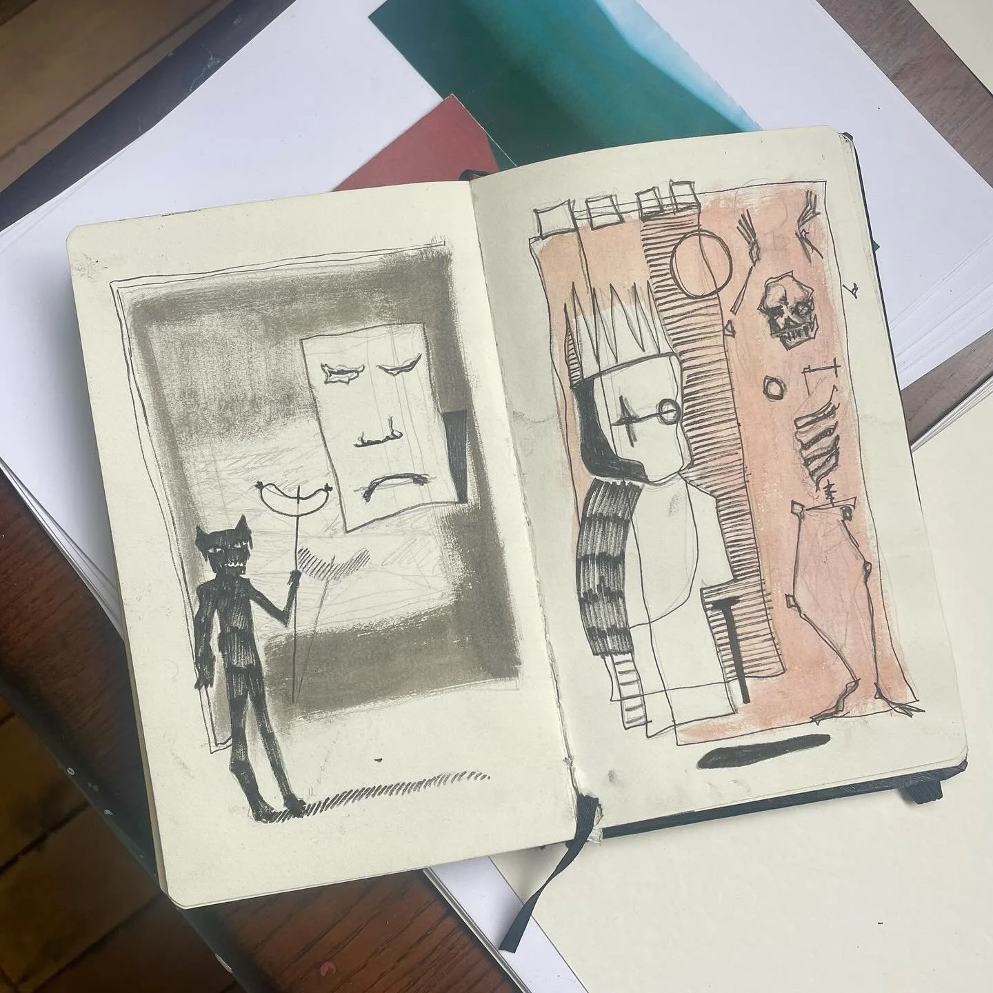 Collating drawings from this past year or so, cooking something up. 

#oldwork #newwork #artistsketchbook