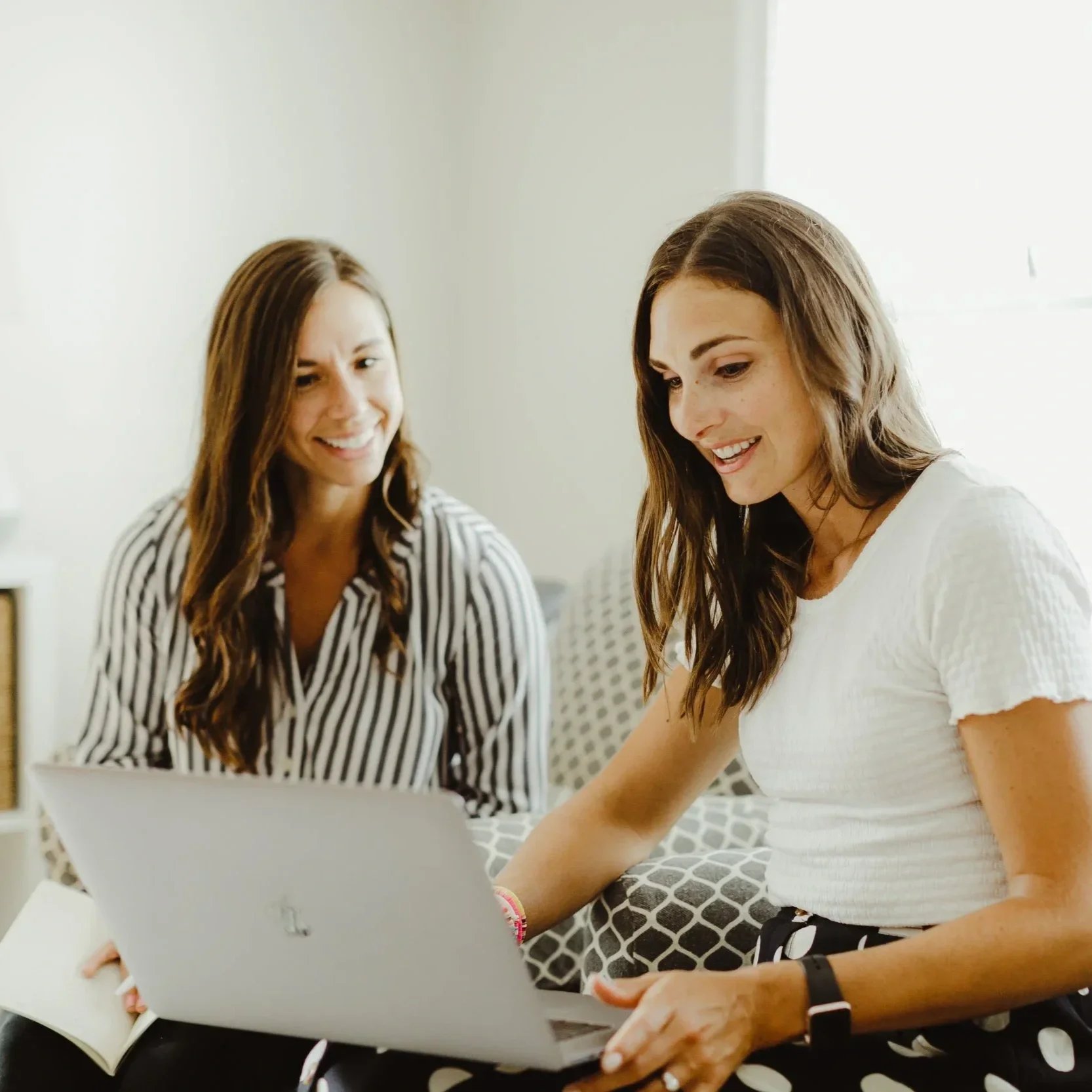 Stephanie Boer of Mix Creative Group meeting with our editor, Kayla Grice.