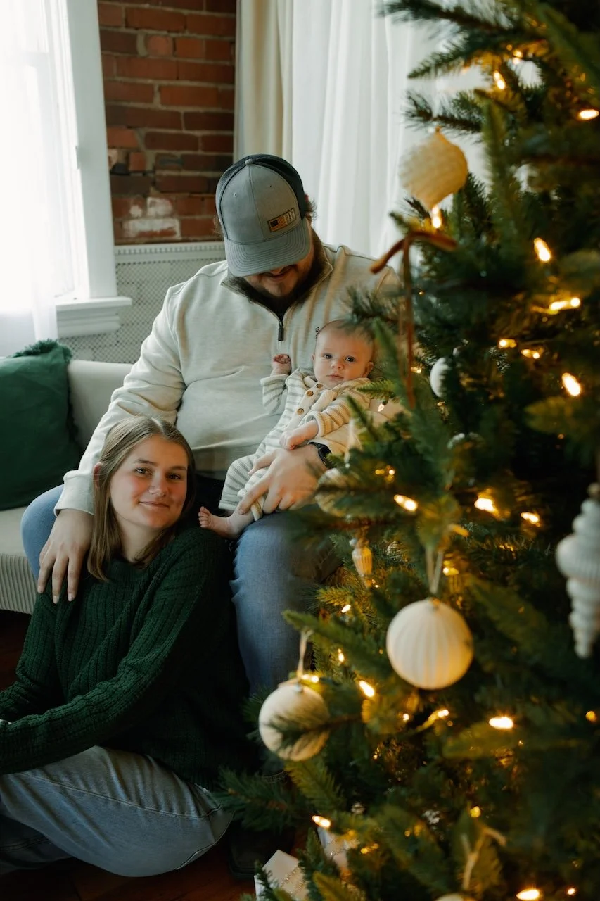 Christmas in the studio , the studio on Sampson, Tremont illinois, family photos, family photographer, Christmas family photos