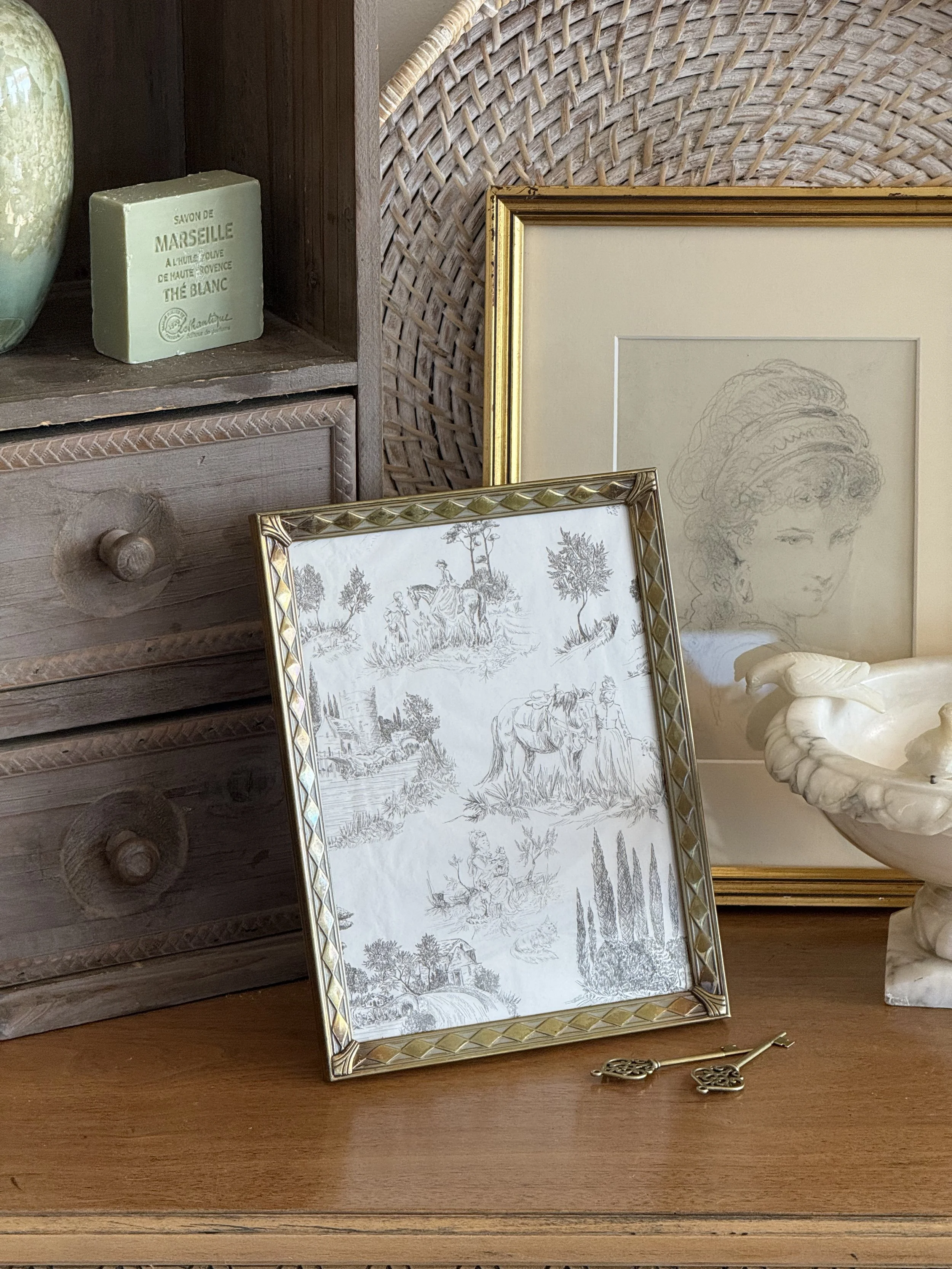 Vintage Diamond Gold Photo Frame