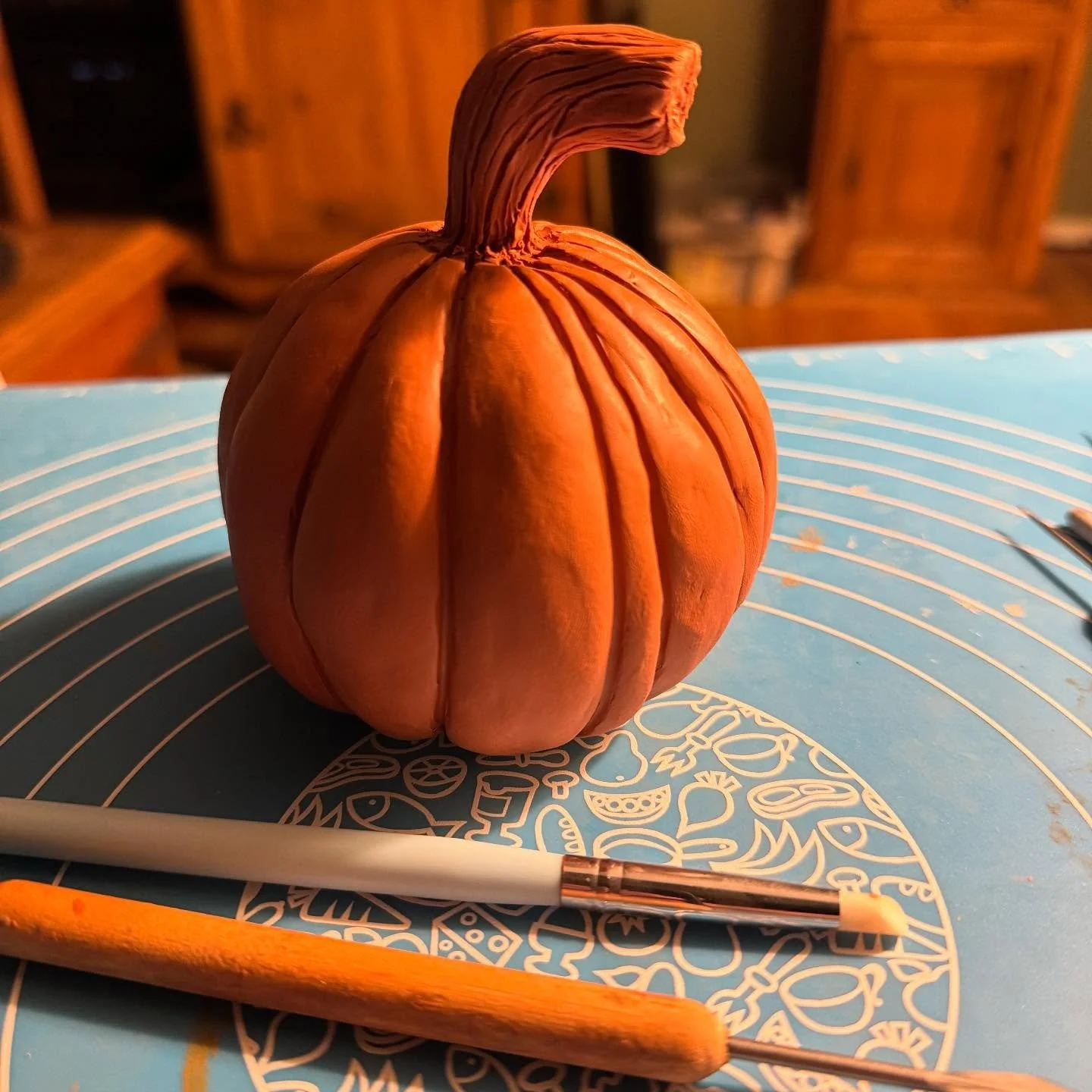 Working on a new jack o&rsquo;lantern sculpt. 🎃 &lsquo;Tis the season. 
#sculpture #pumpkinsculpture #sculpeyclay #sculpey