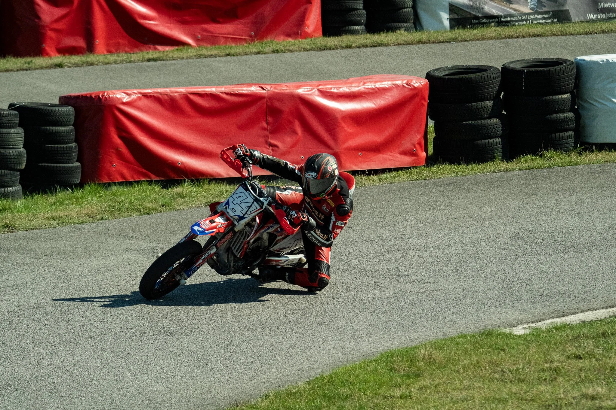 FUJI1144.jpg