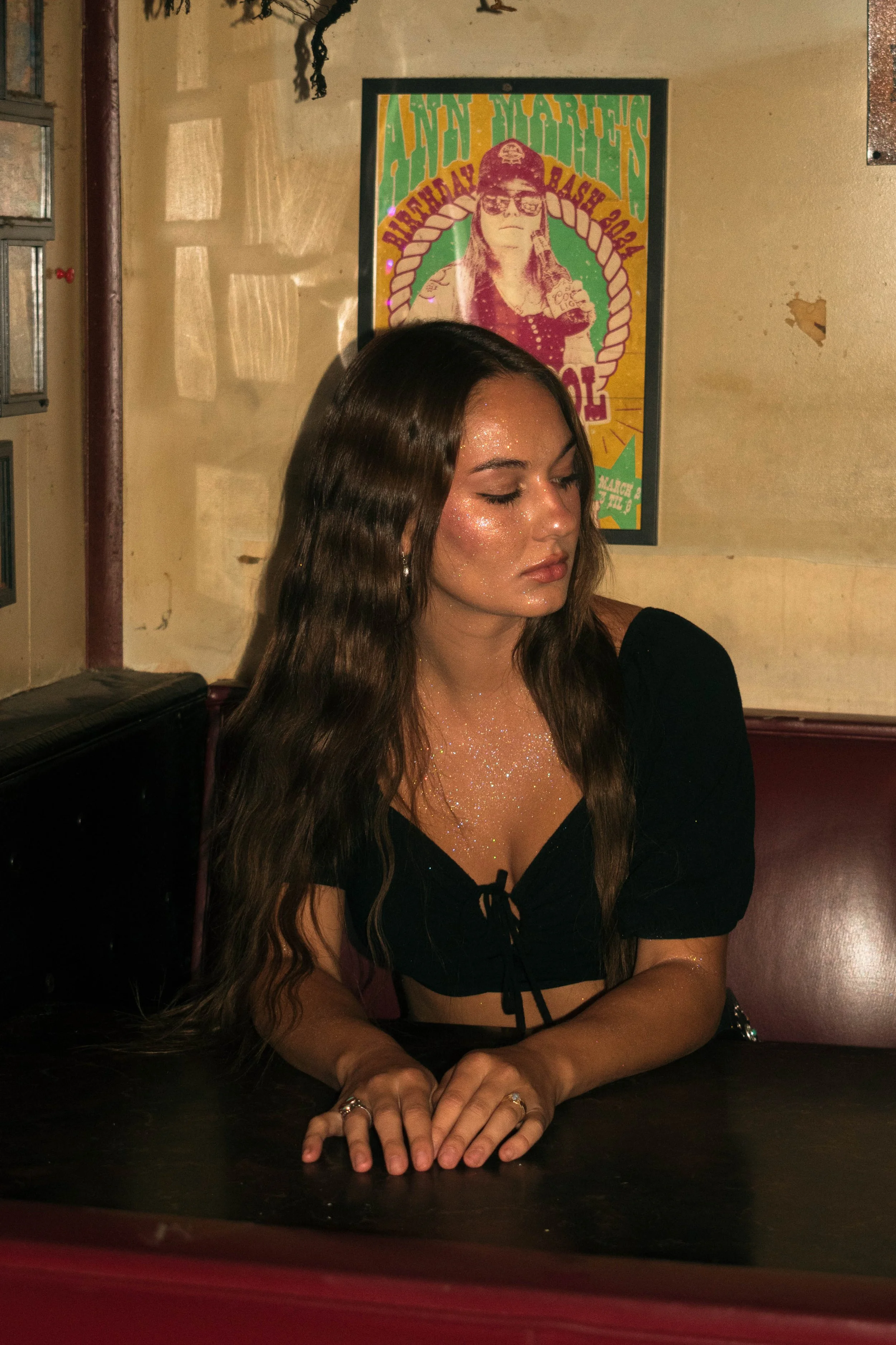 Nina dive bar-46.jpg