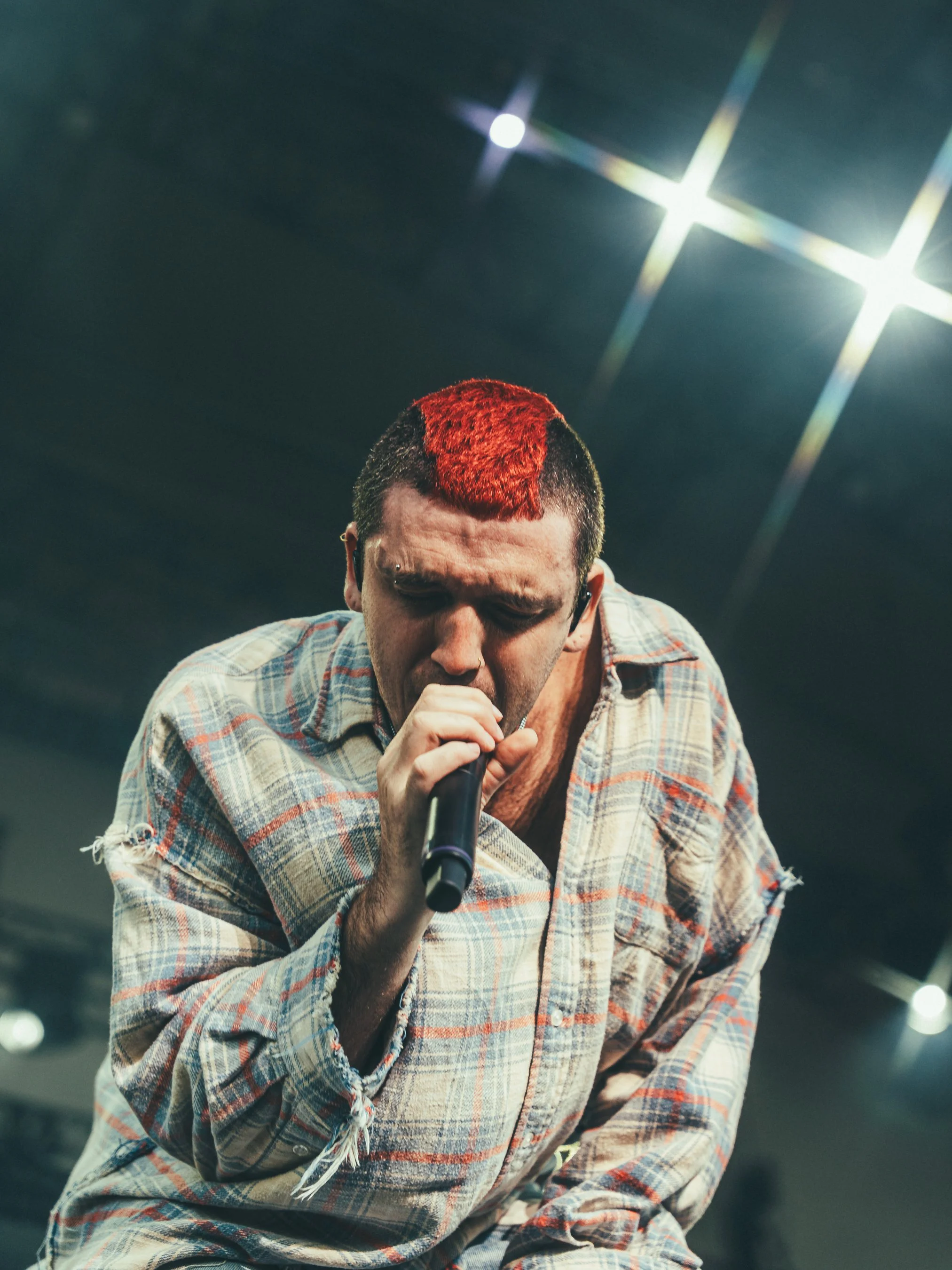 Lauv Medium Shot 7.jpg