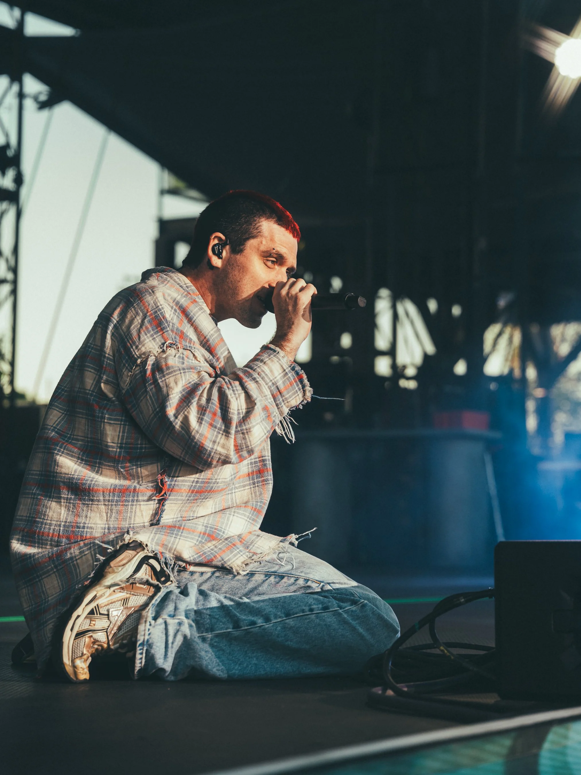 Lauv Wide Shot 3.jpg