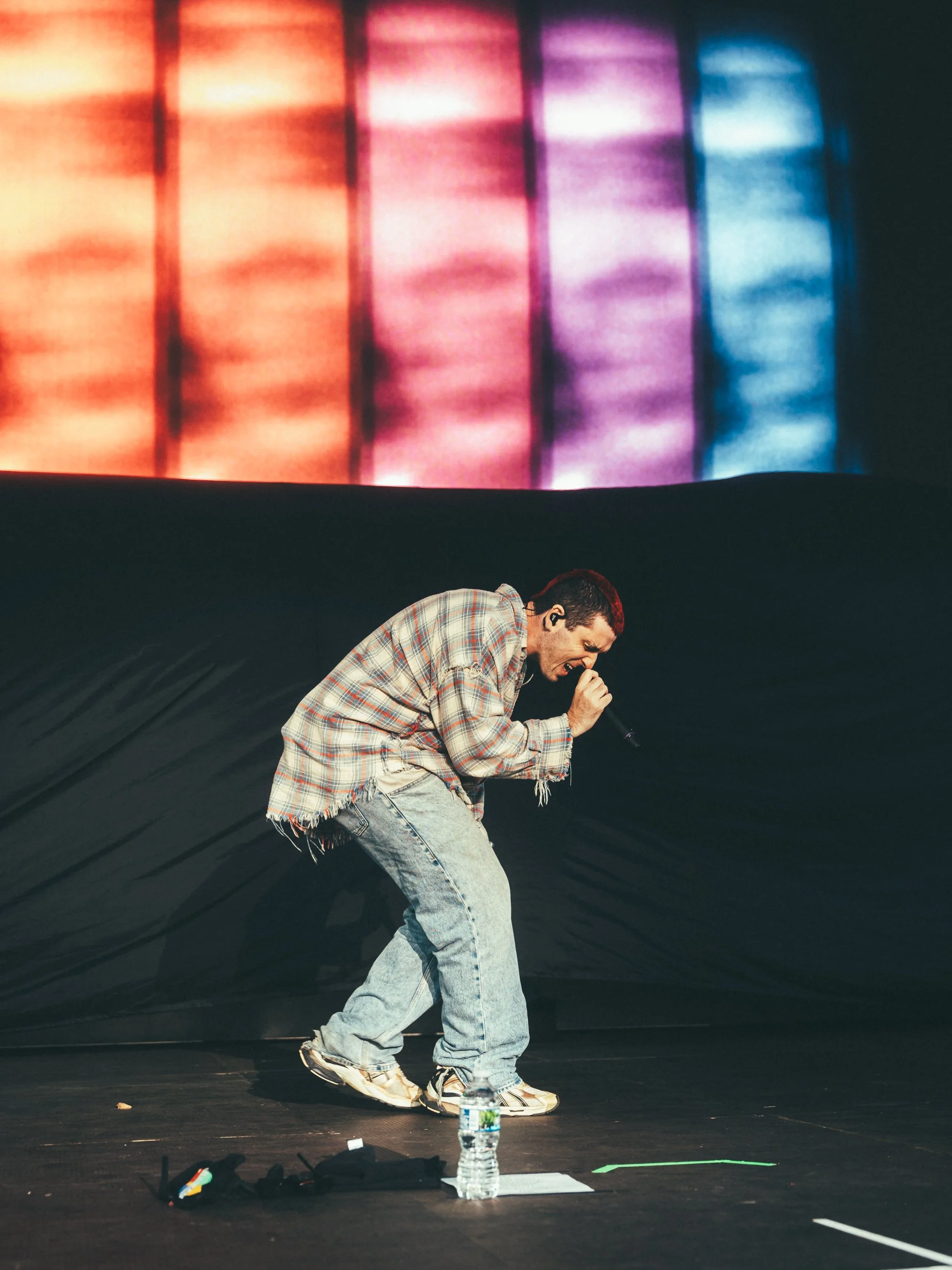 Lauv Wide Shot 4.jpg