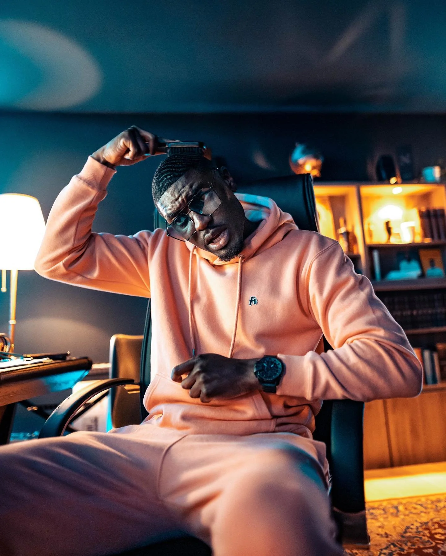 Y’en a qui prennent des risques pour devenir millionnaire pendant que tu poses des teilles en résoi..
.
@stone_flexance aux commandes 🥶
.
.
.
📸 @adrienhilr